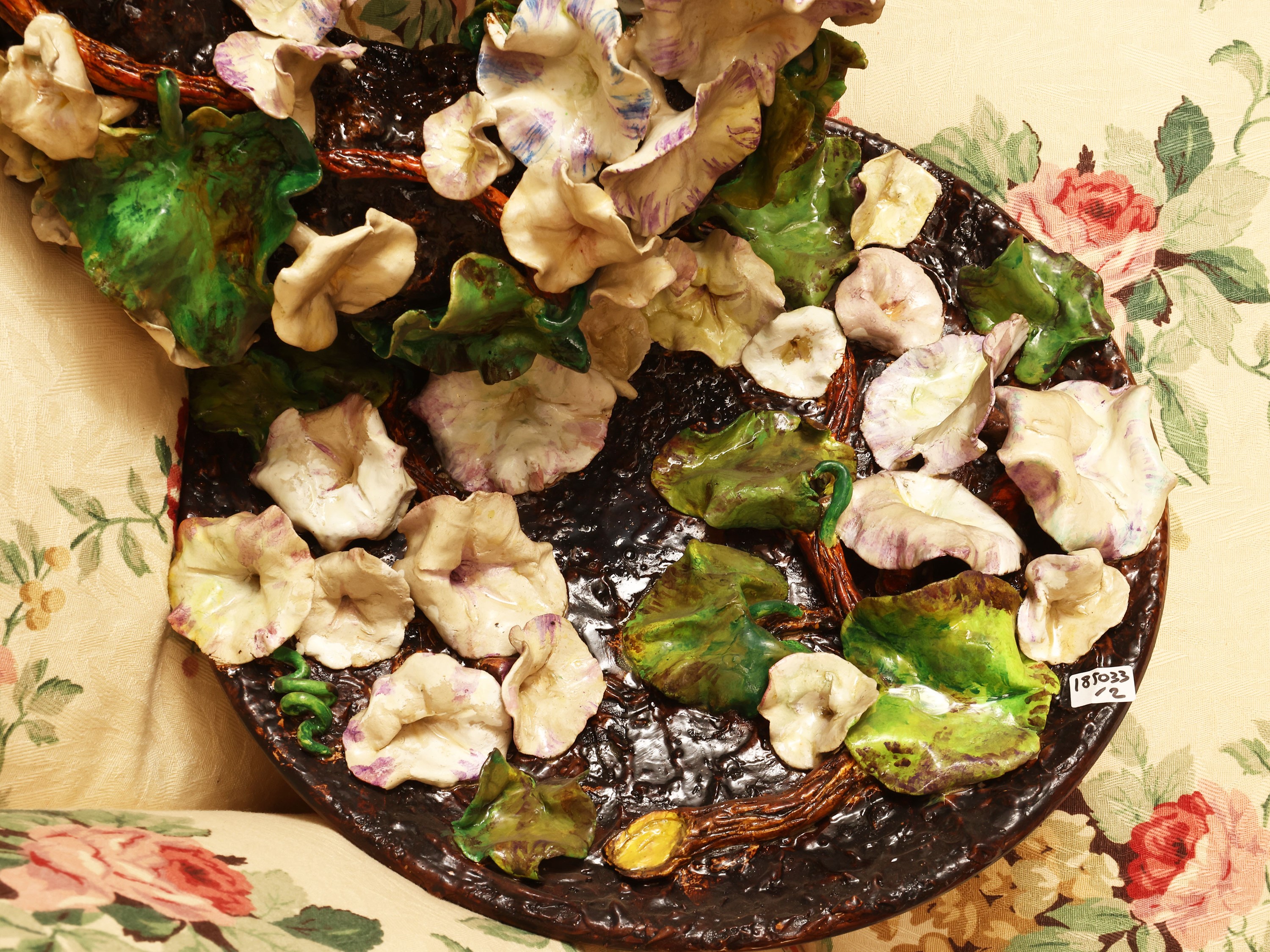 Ghirlanda decorativa in ceramica policroma