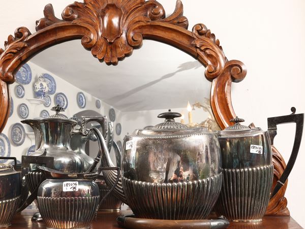 Servizio da tè e caffè in metallo argentato
