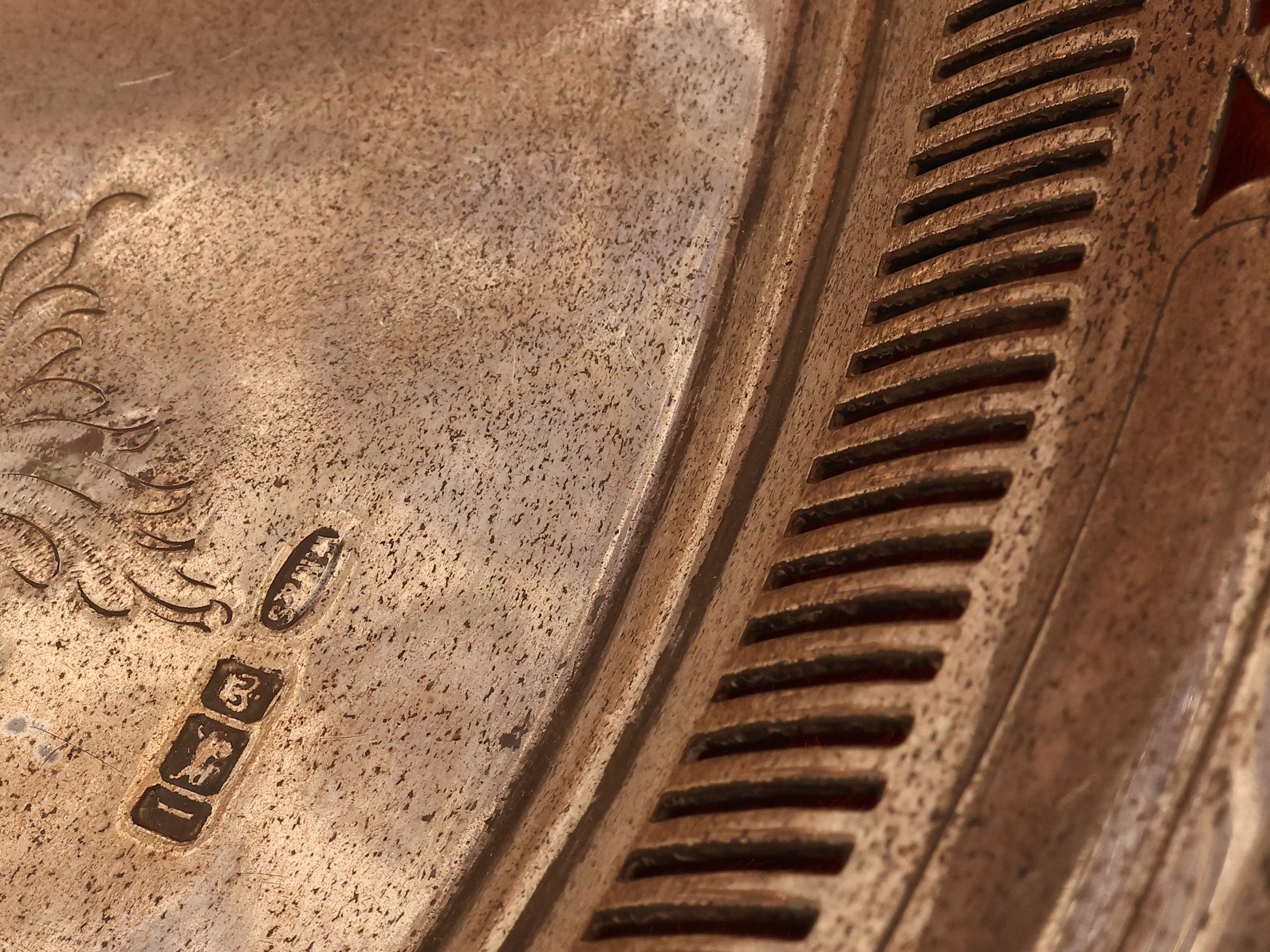 Vassoio a guantiera in argento