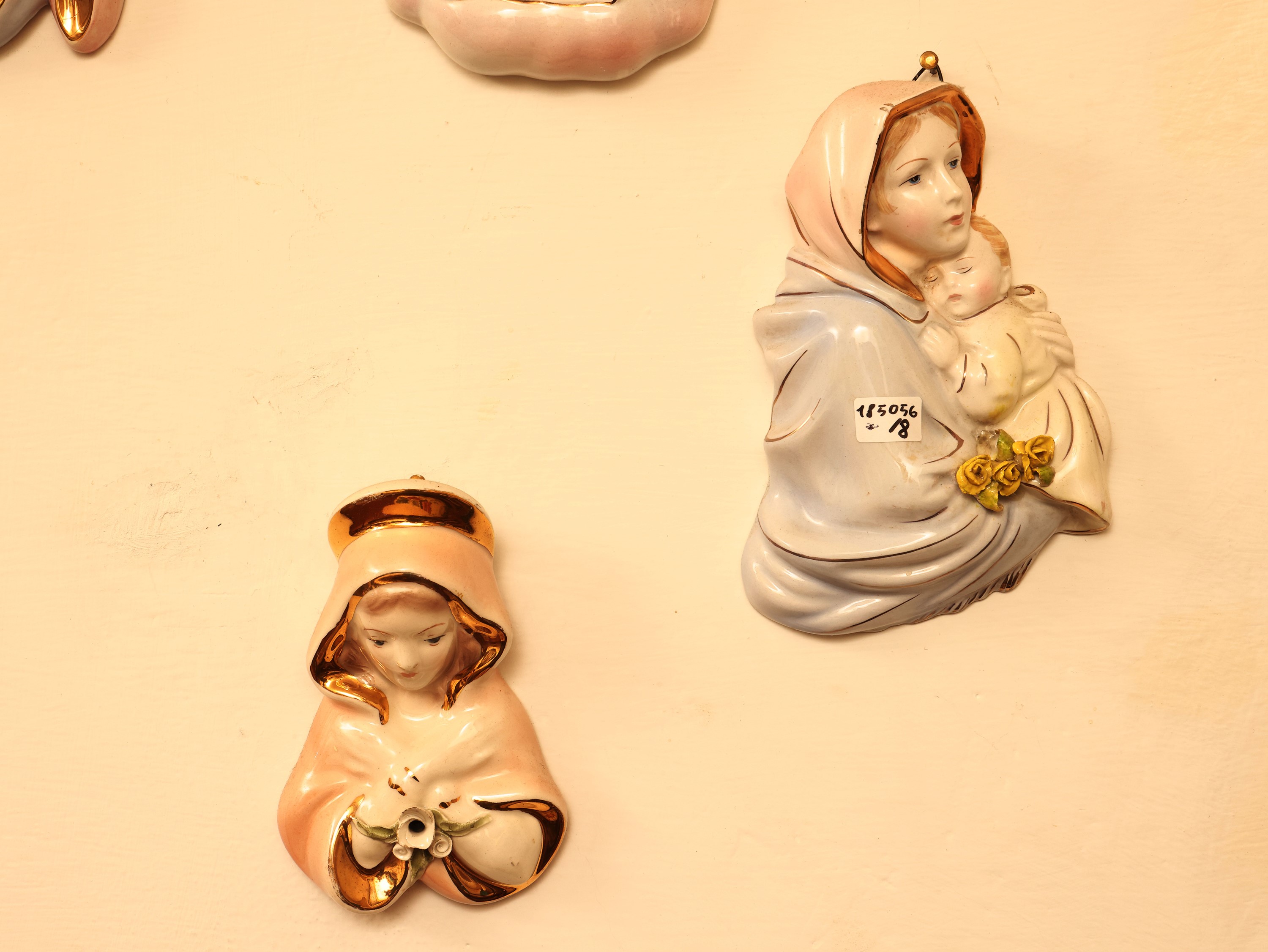 Collezione di piccole immagini devozionali in ceramica, Anni Cinquanta/Sessanta