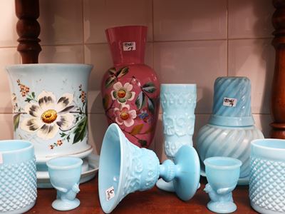 Raccolta di vetri opaline, XIX/XX secolo