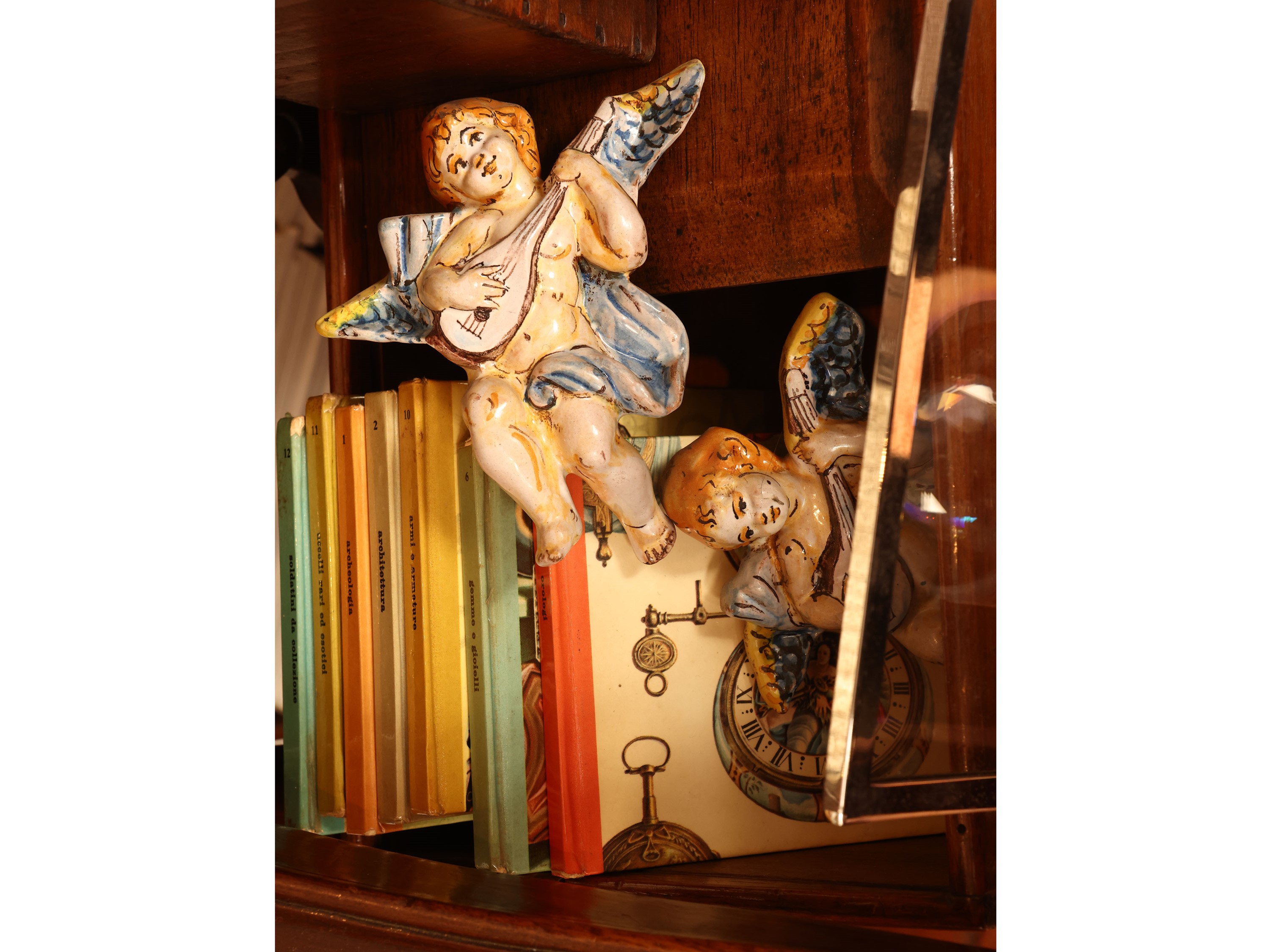 Curiosità d'epoca, collezione di oggetti antiquari