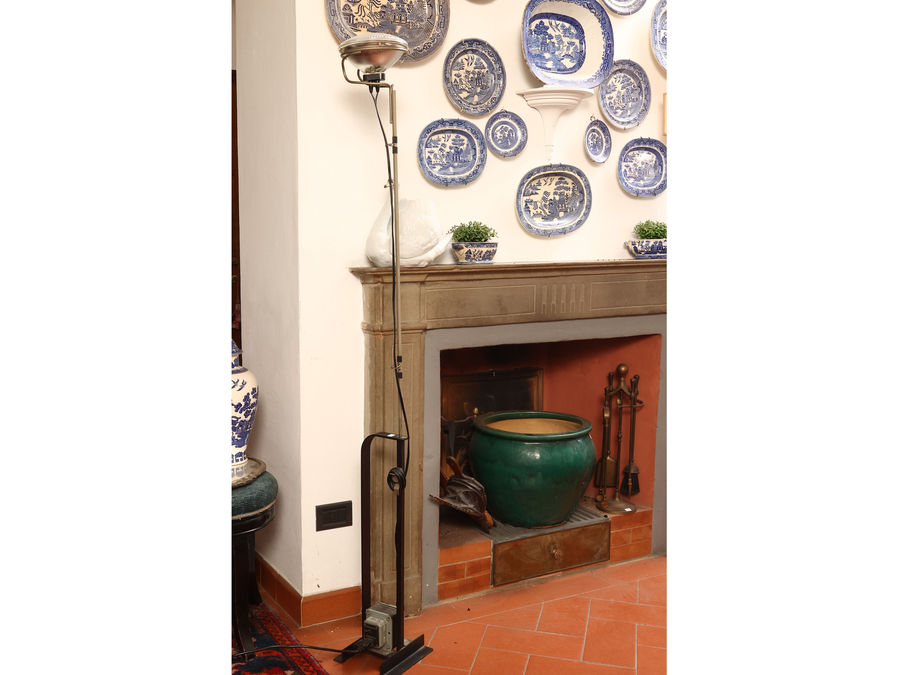 Achille e Pier Giacomo Castiglioni, Lampada da terra Toio, metallo laccato nero e stelo cromato, ...