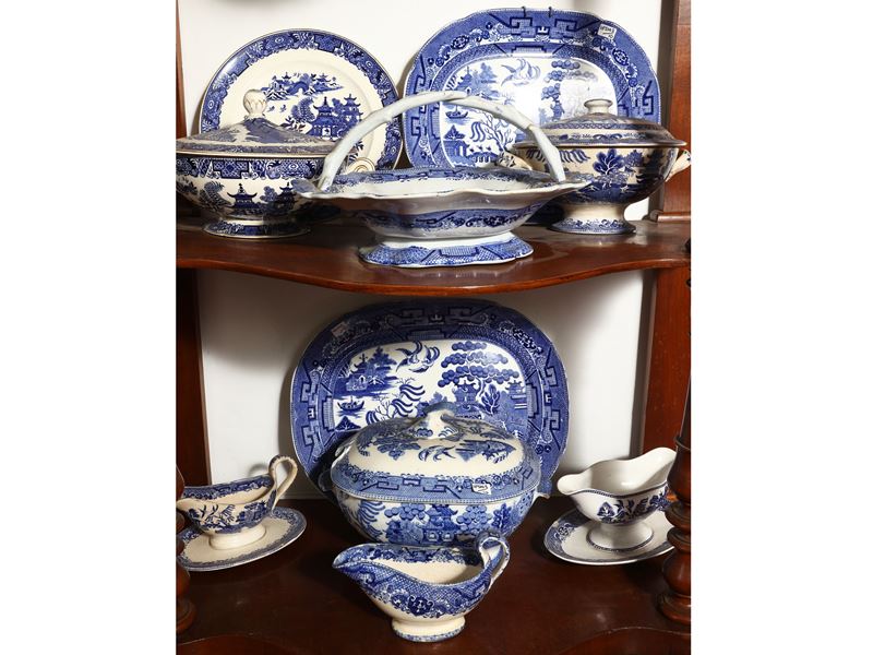 Assortimento di accessori in terraglia, monocromia blu, Inghilterra, XIX/XX secolo