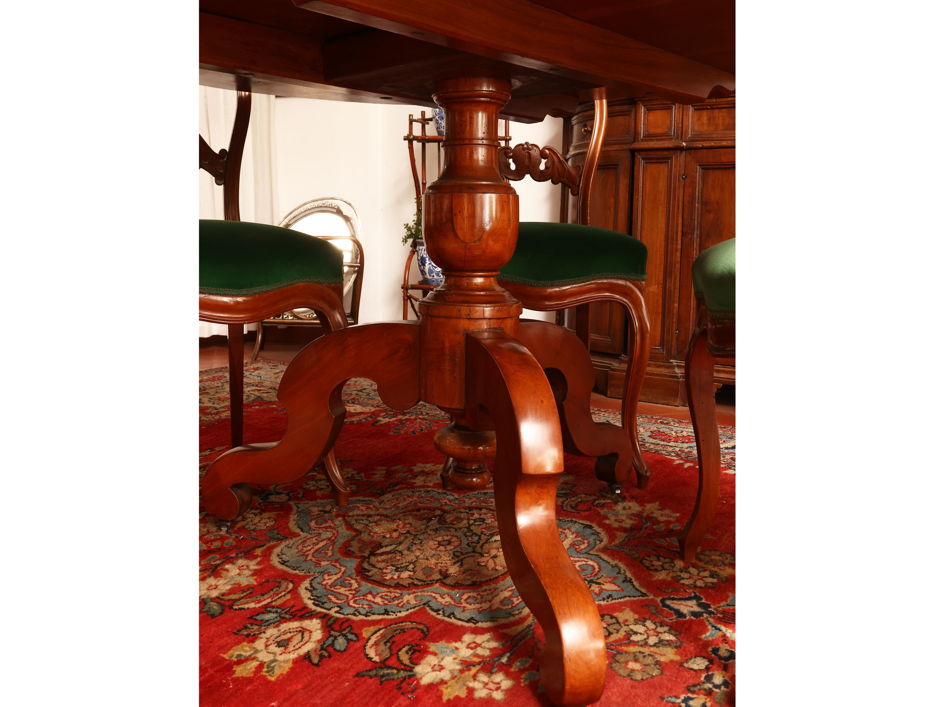 Tavolo da pranzo in noce