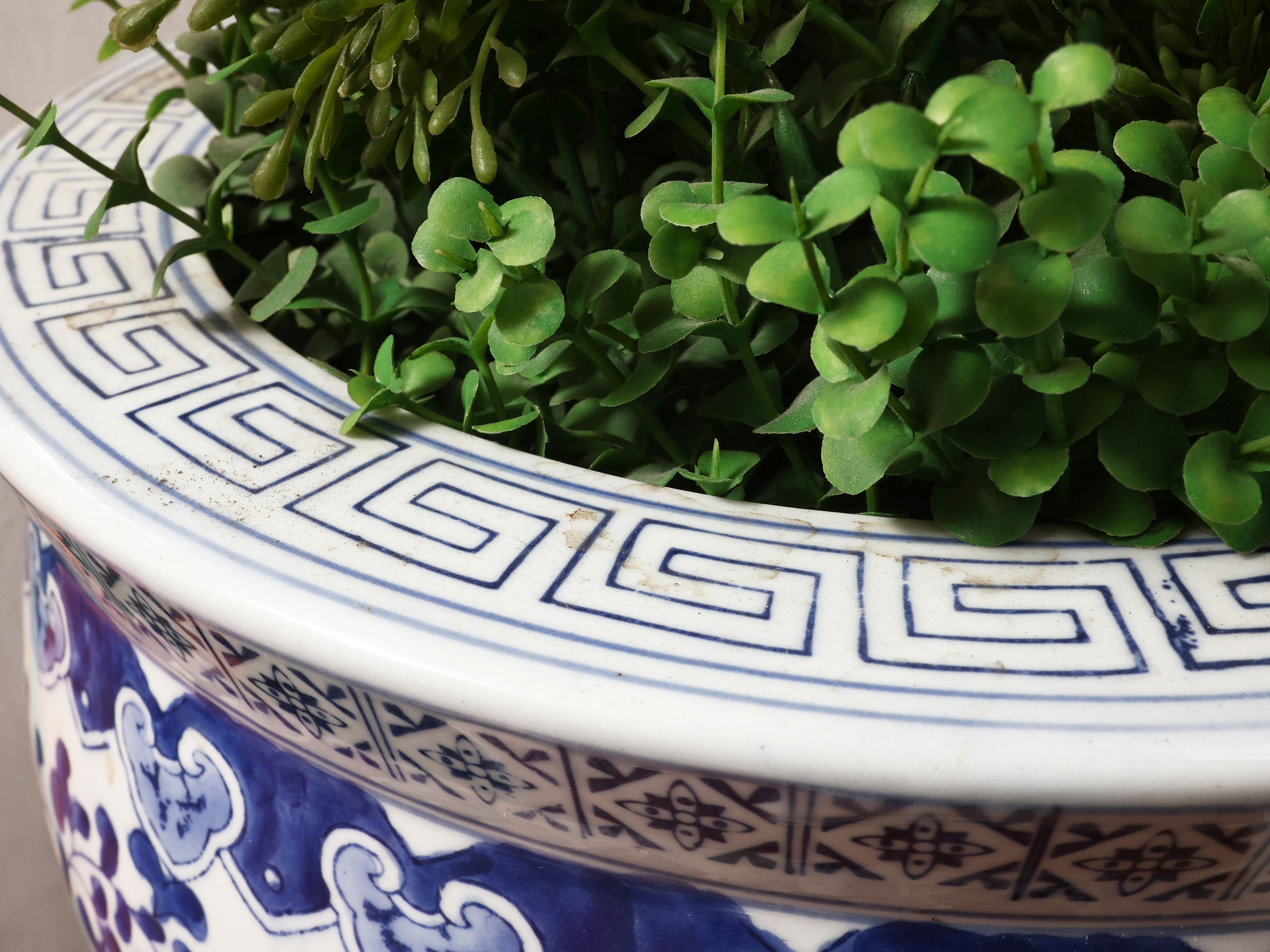 Coppia di cachepot in porcellana