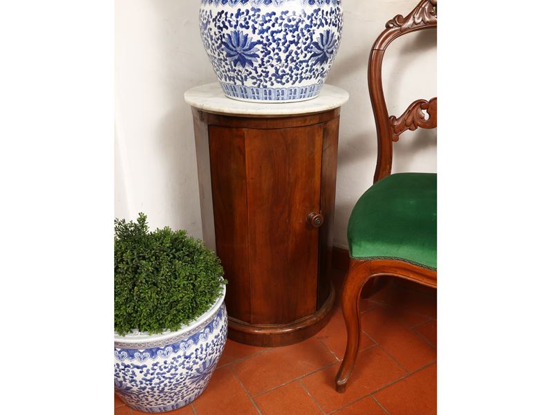 Comodino a colonna in noce