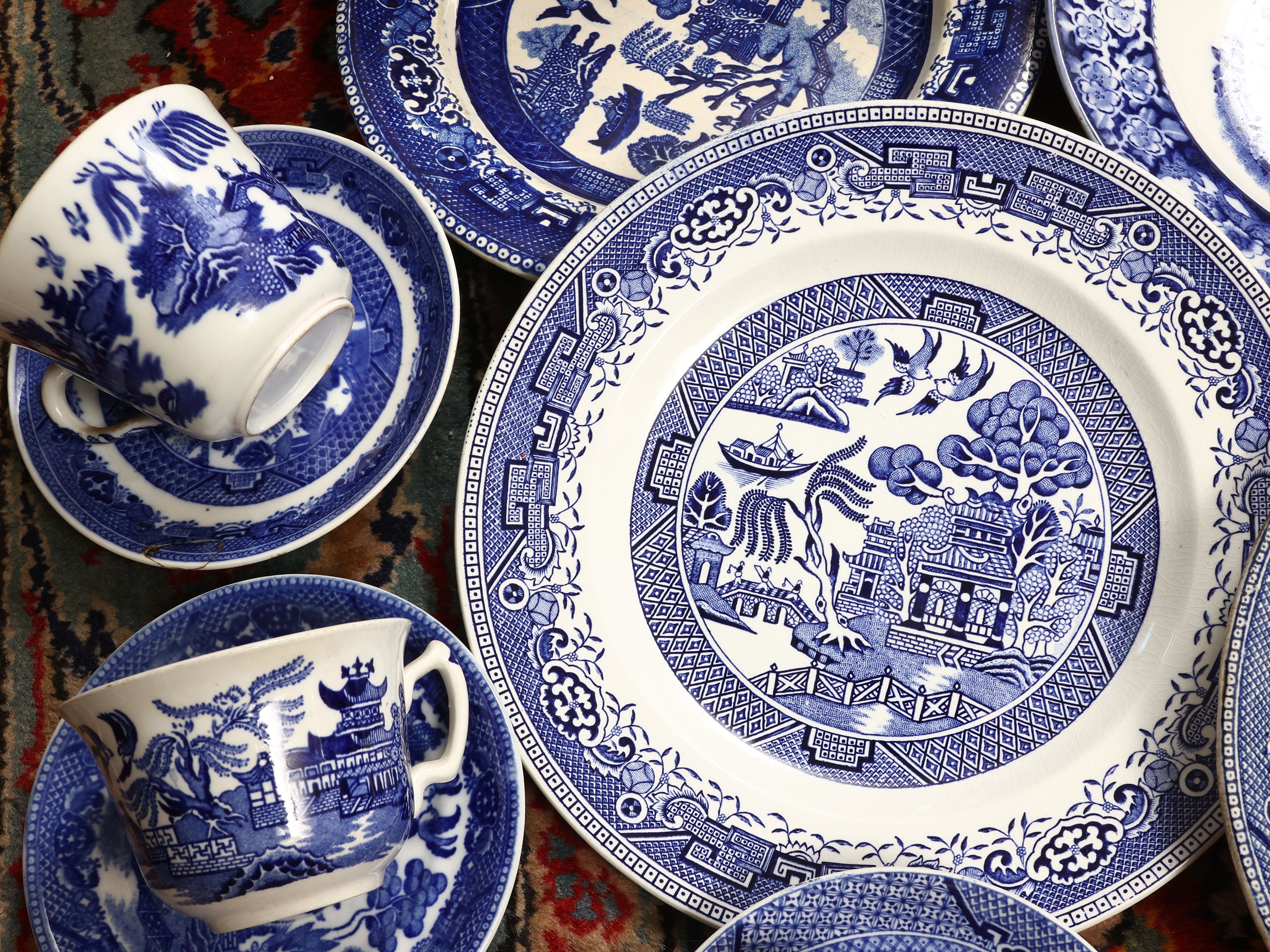 Terraglie inglesi, Lotto di accessori decorati in monocromia blu a chinoiserie
