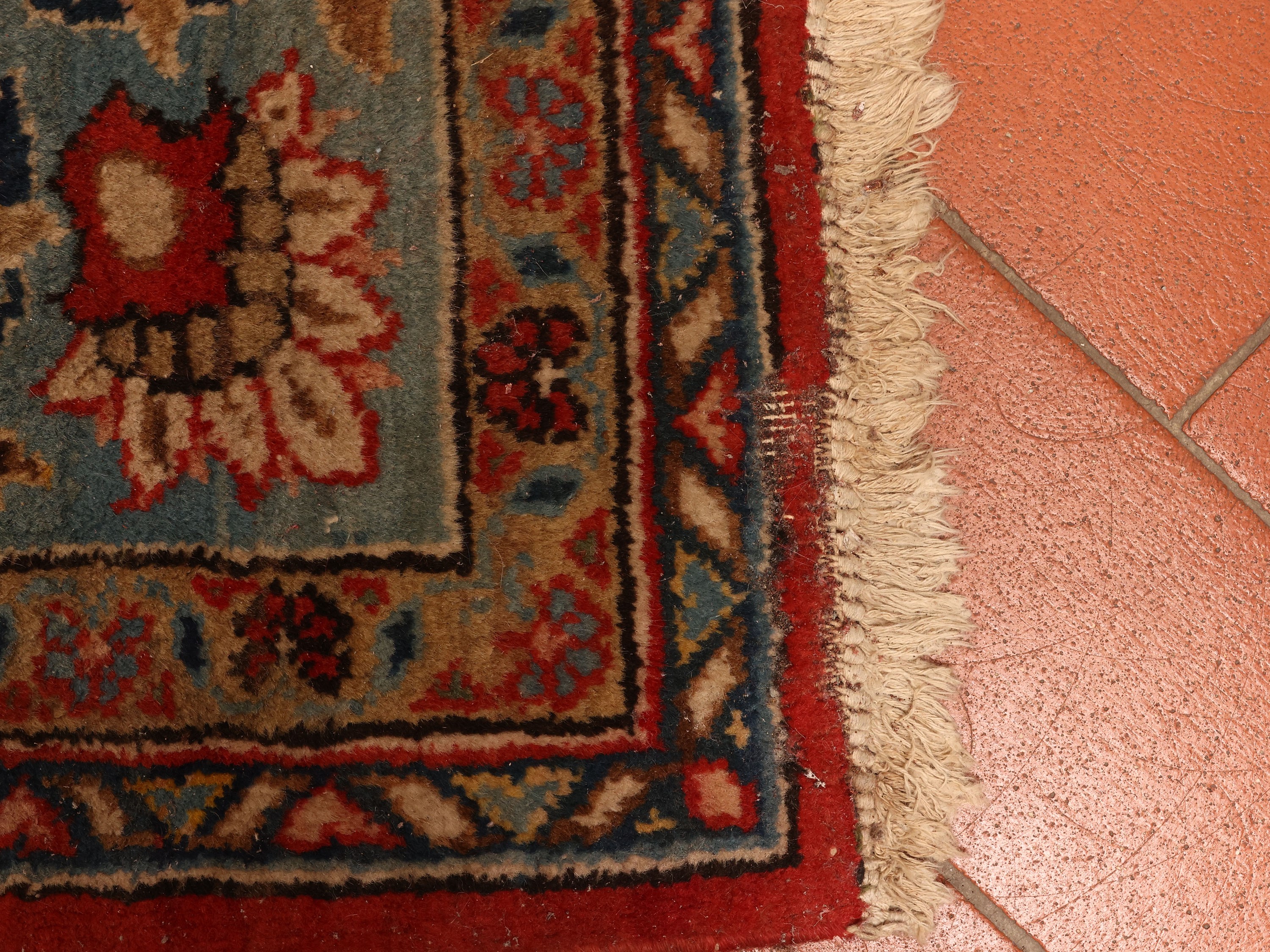 Tappeto persiano, cm 360x245, motivi floreali stilizzati su fondo rosso