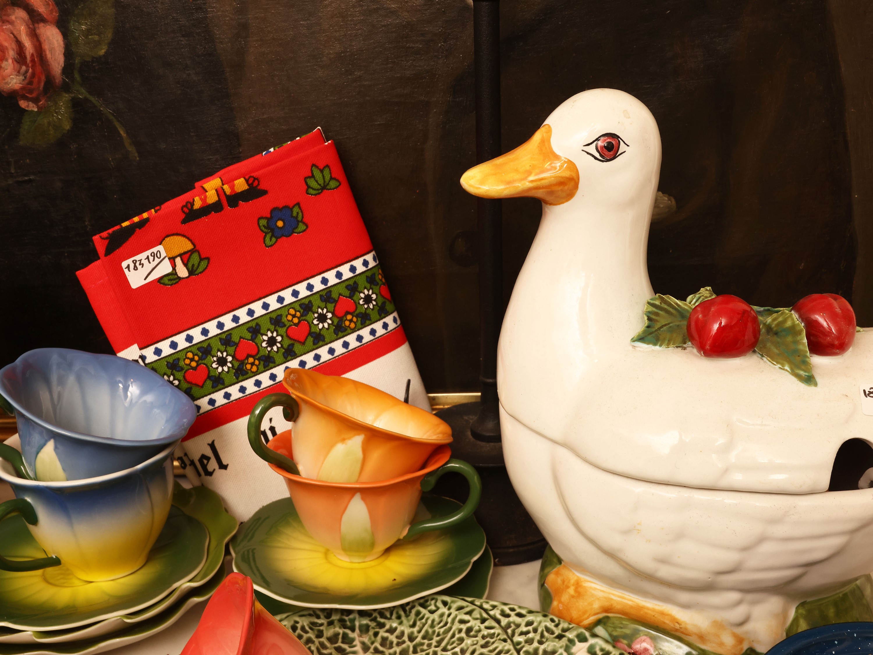 Decorazioni rustiche per la tavola e la cucina, vari accessori in ceramica e vimini