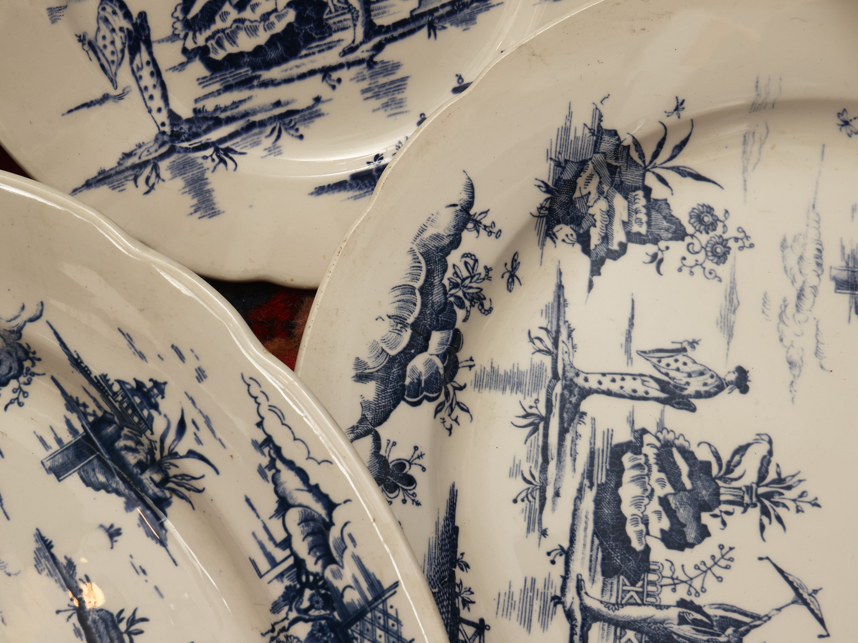 Set da tavola in terraglia forte Laveno, decorato a chinoiserie