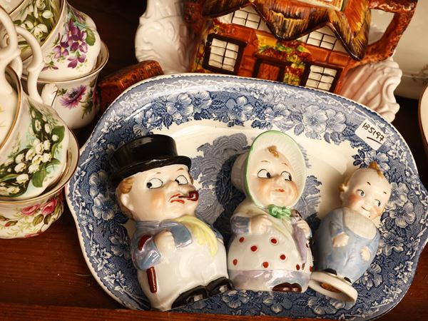 Miscellanea di accessori per la tavola