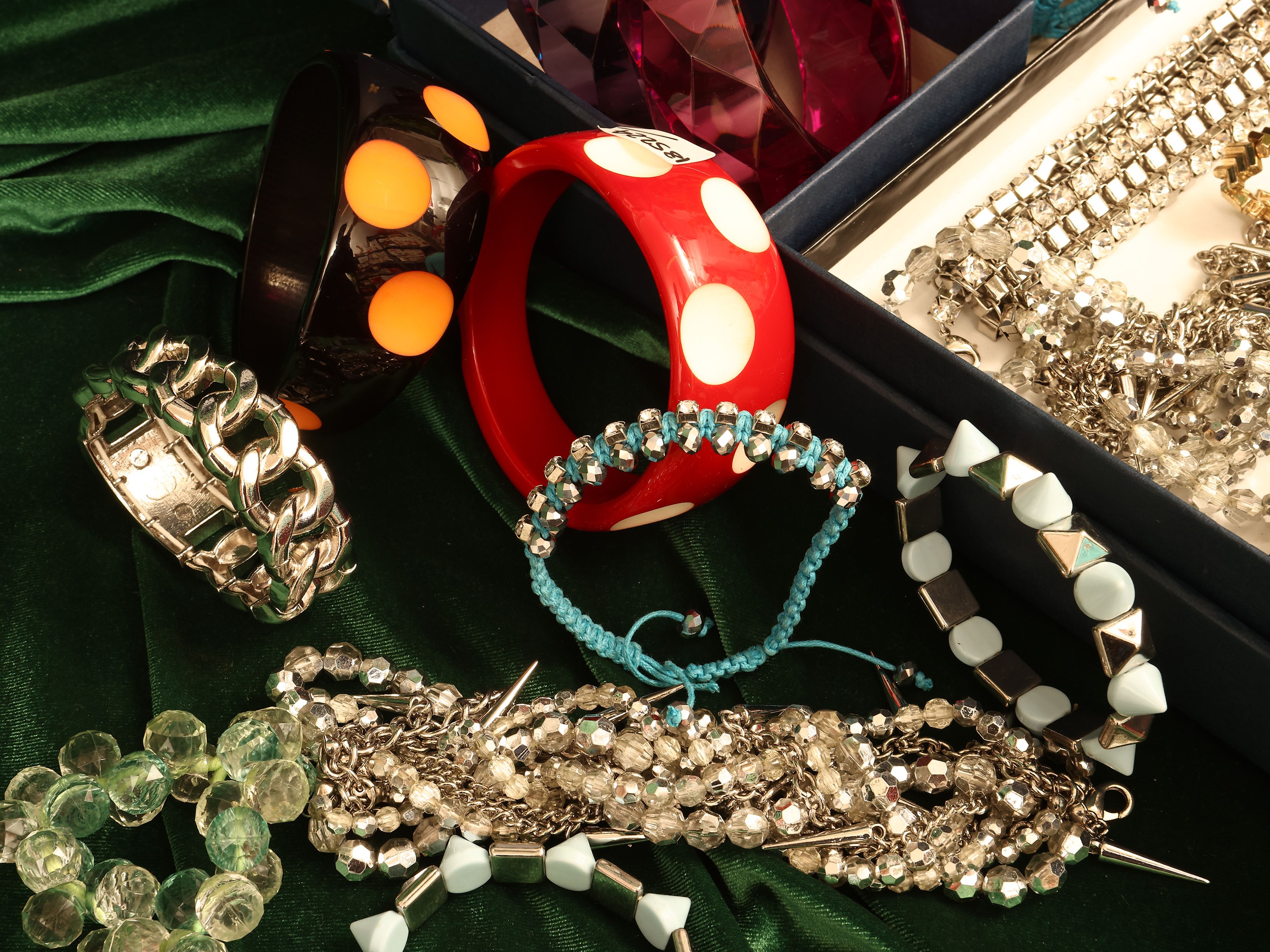 Grande lotto di bijoux