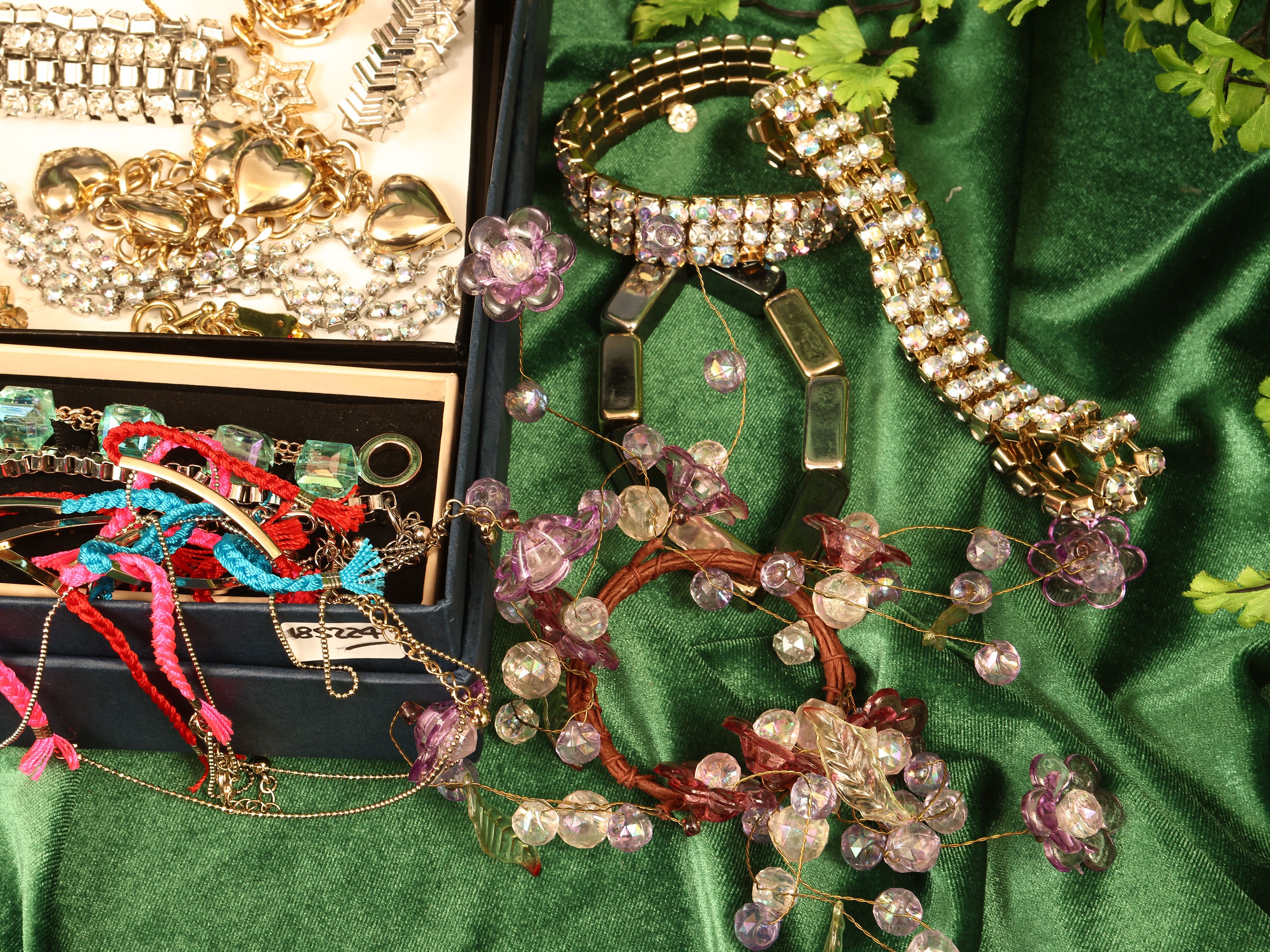 Grande lotto di bijoux