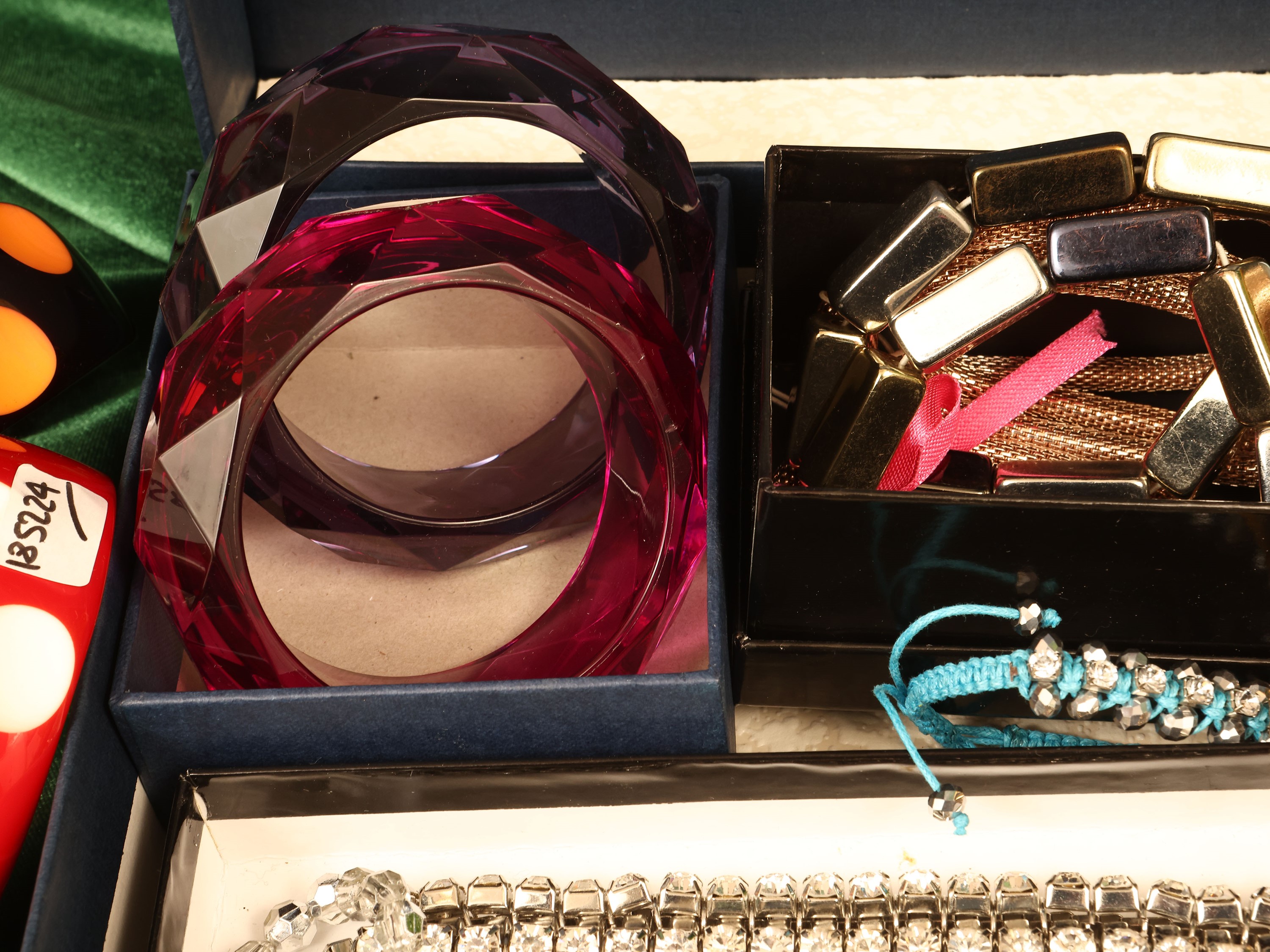 Grande lotto di bijoux