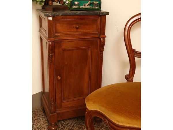 Comodino in noce