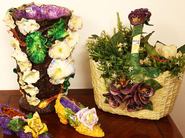 Decorative furnishings in polychrome ceramic
