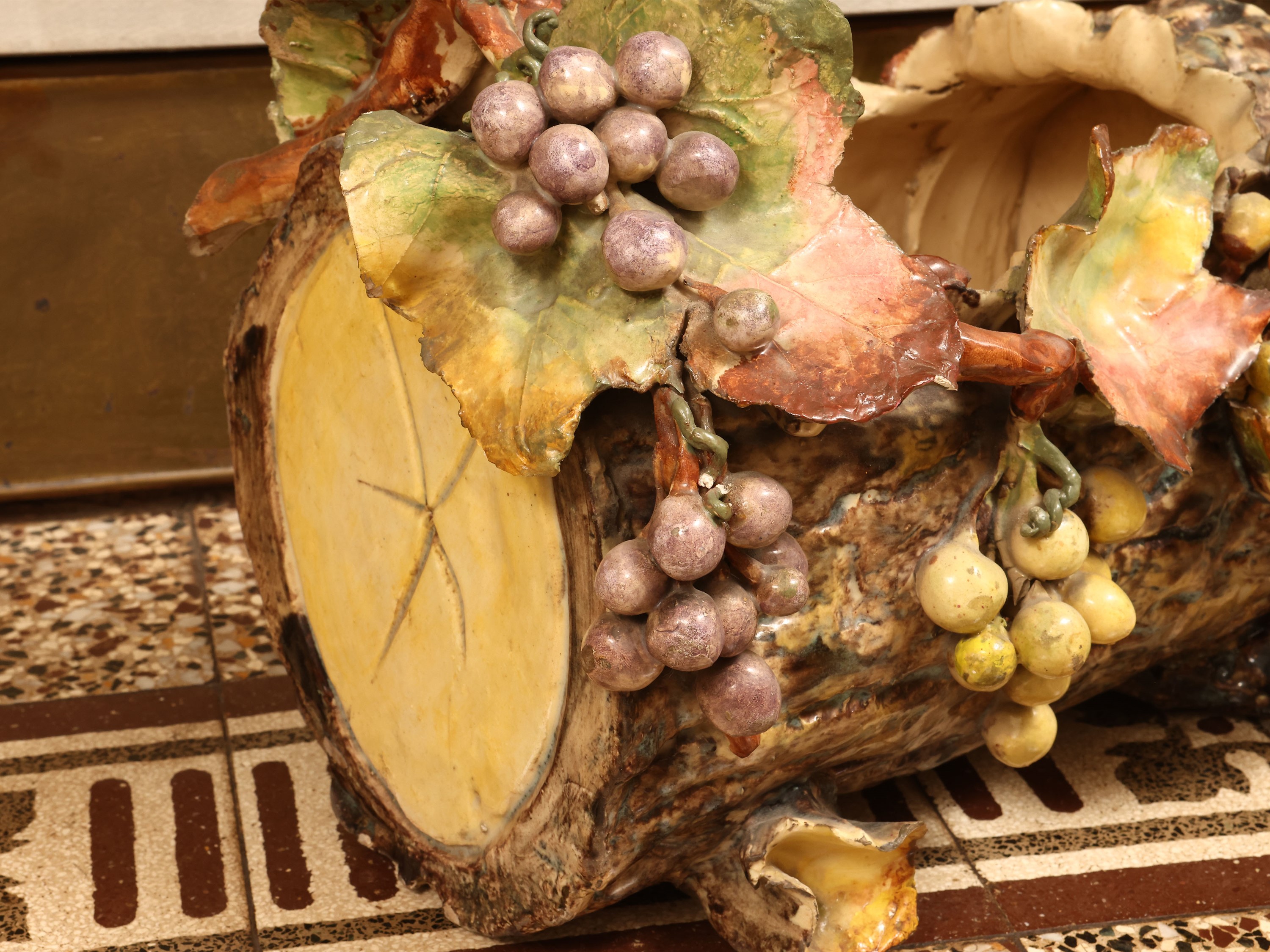 Fioriera Barbotine, ceramica policroma, inizio del XX secolo