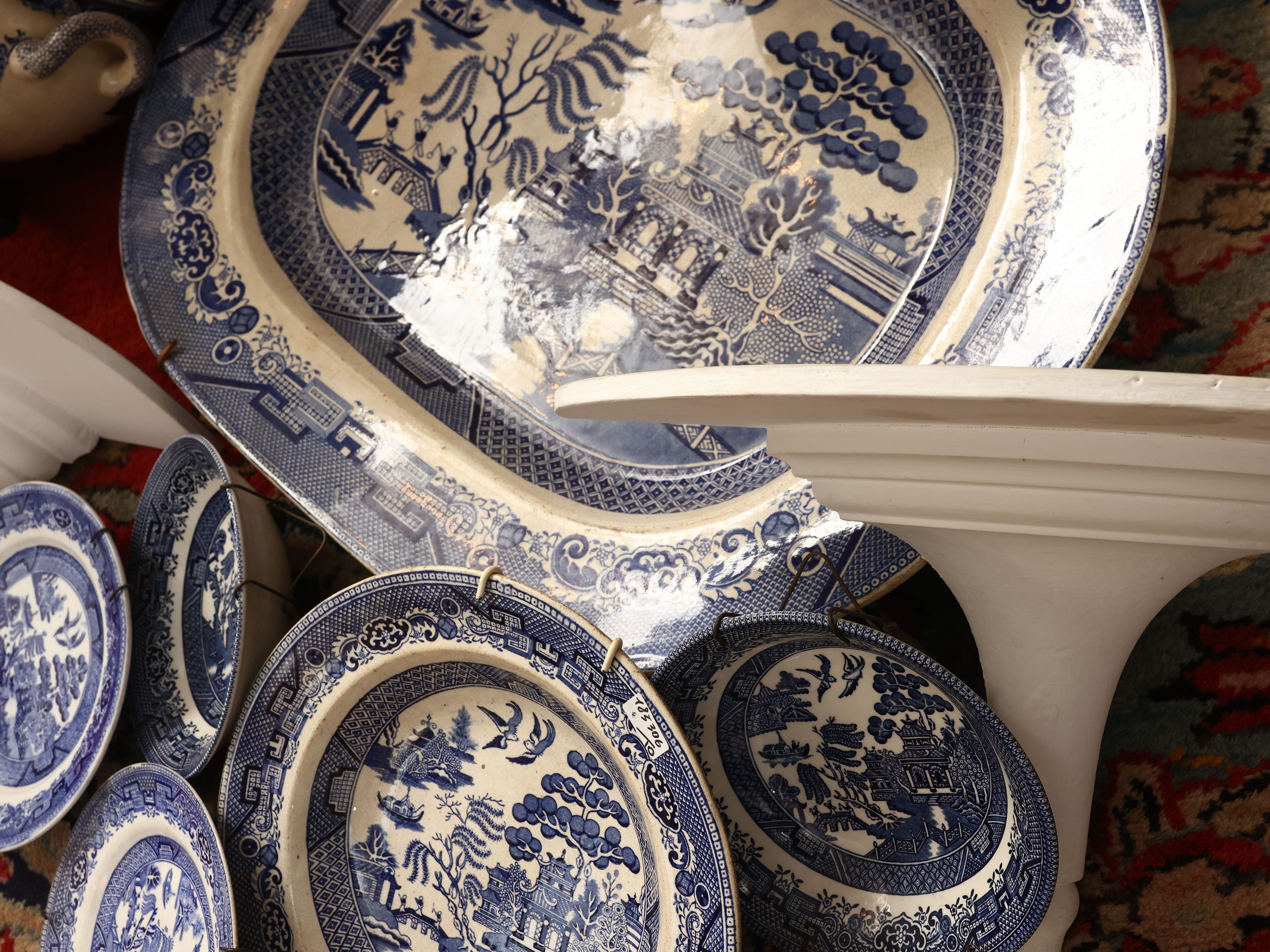 Collezione di accessori in terraglia, XIX-XX secolo