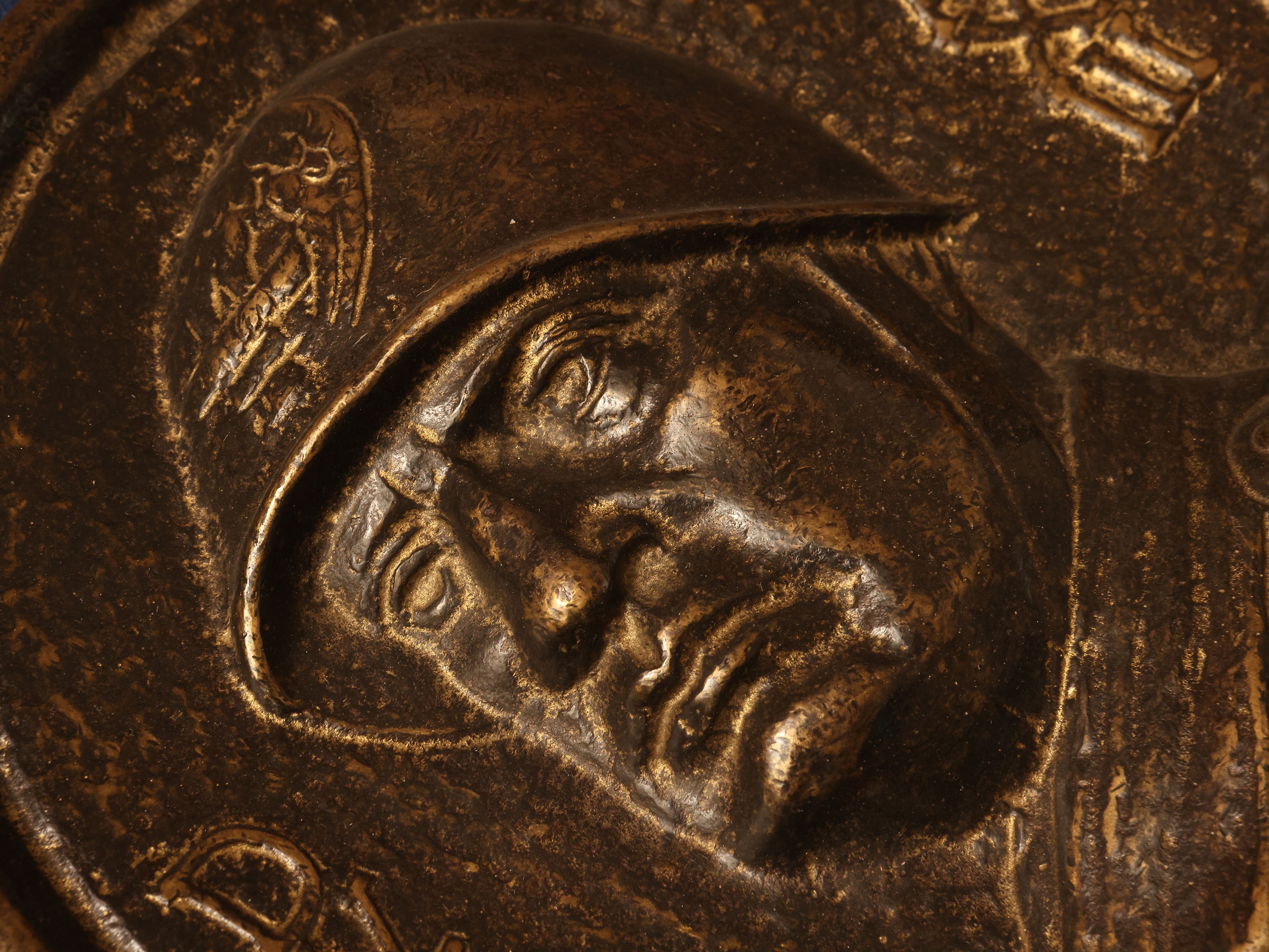 Autore sconosciuto, Ritratto di Benito Mussolini, placca in bronzo a bassorilievo, 1934-35