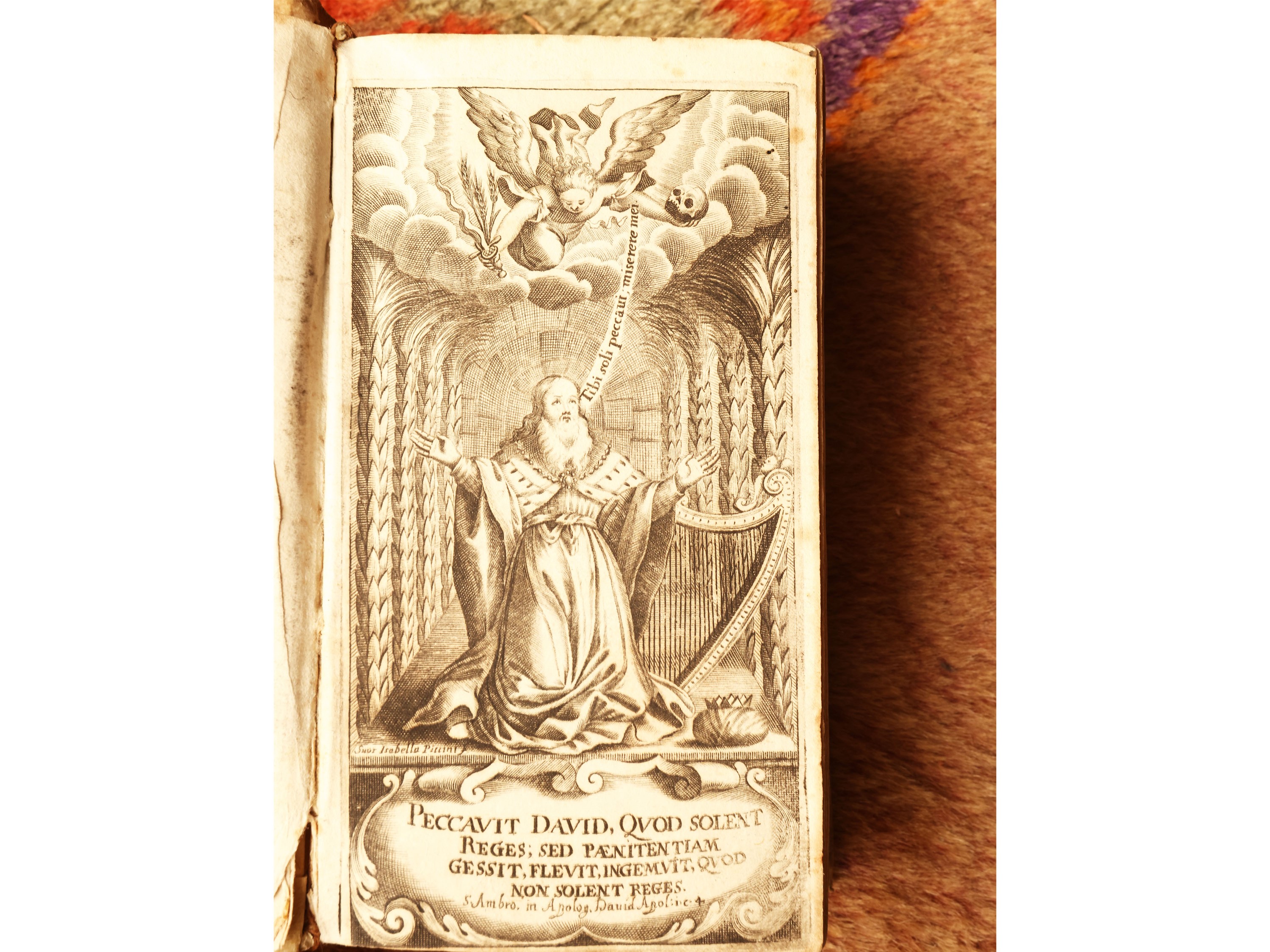 Piccolo lotto di libri antichi di devozione, legature in pergamena, XVIII/XIX secolo