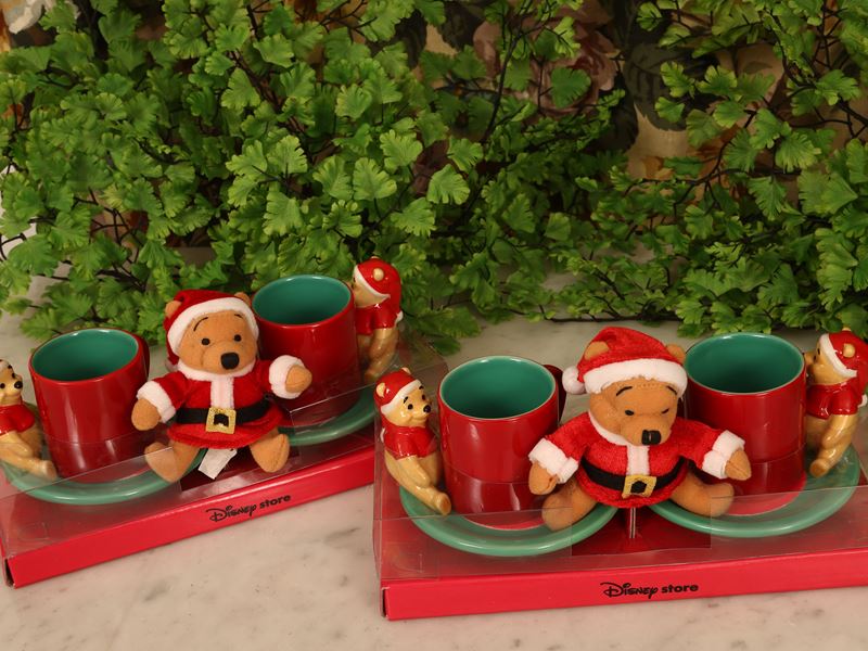 Winnie the Pooh, Set natalizio composto da due tazzine e un pupazzetto