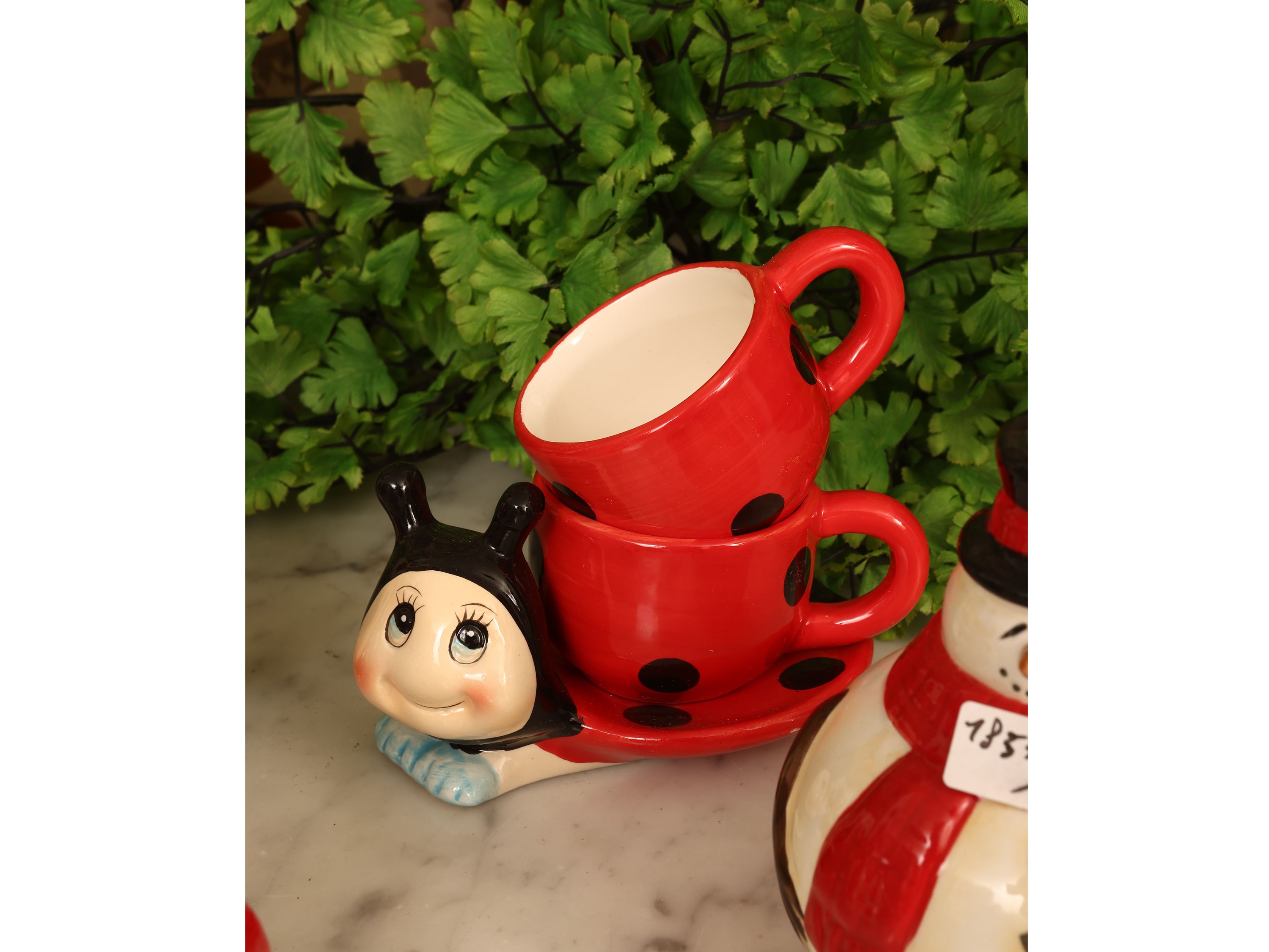 Assortimento di piccoli cadeau natalizi in ceramica, assortimento di sei pezzi