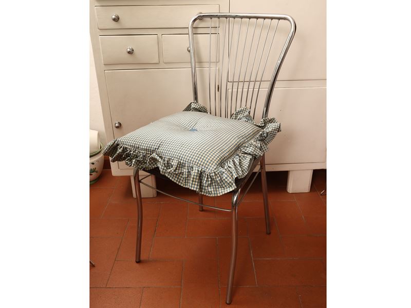 Serie di sei sedie in metallo cromato, altezza cm 93