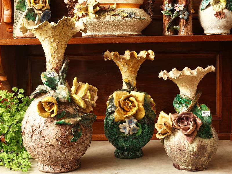 Tre Vasi Barbotine in Ceramica Policroma