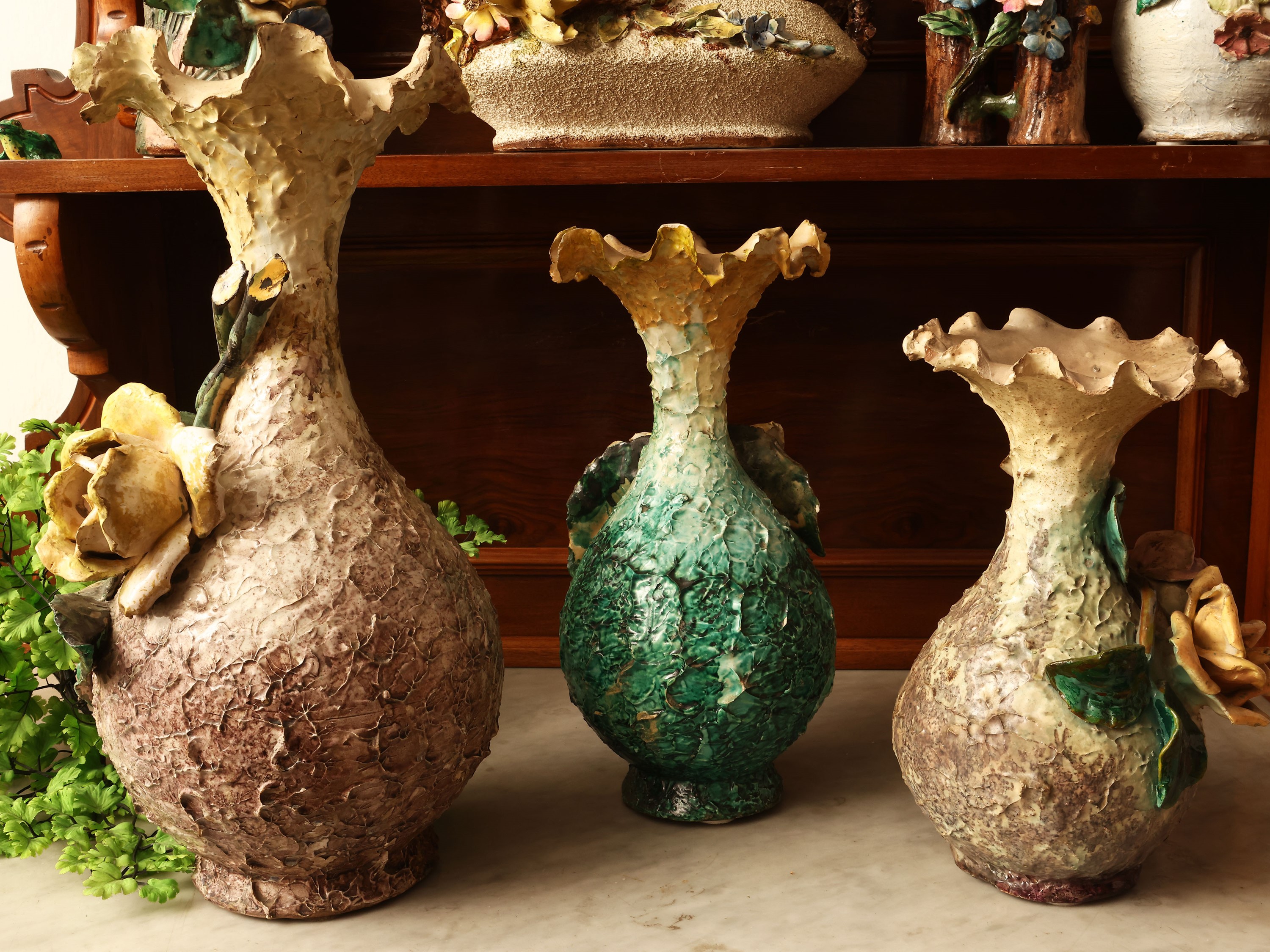 Tre Vasi Barbotine in Ceramica Policroma