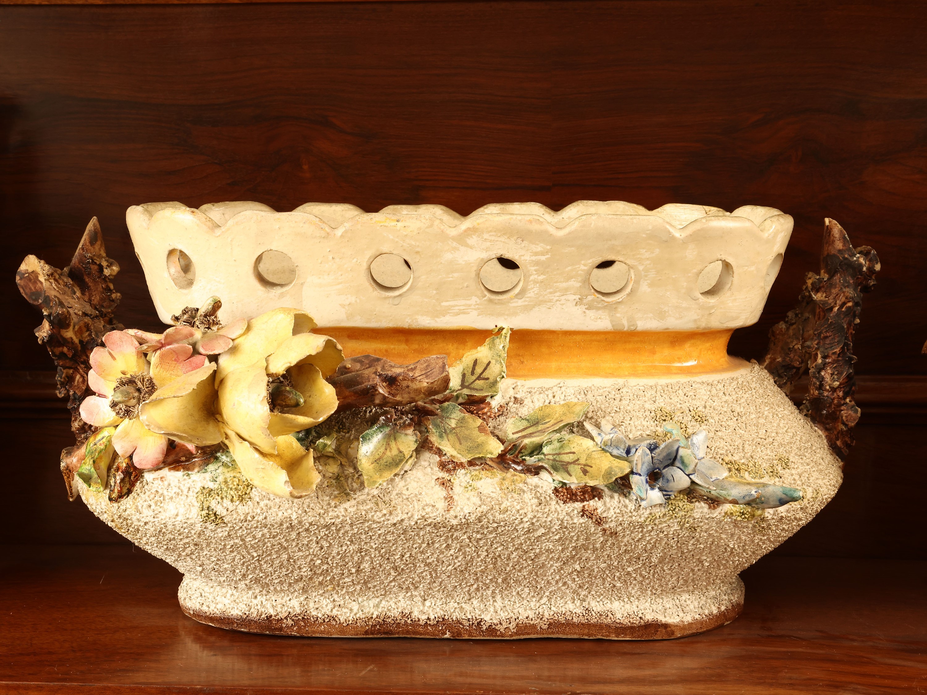 Accessori Barbotine in ceramica policroma, inizio del XX secolo