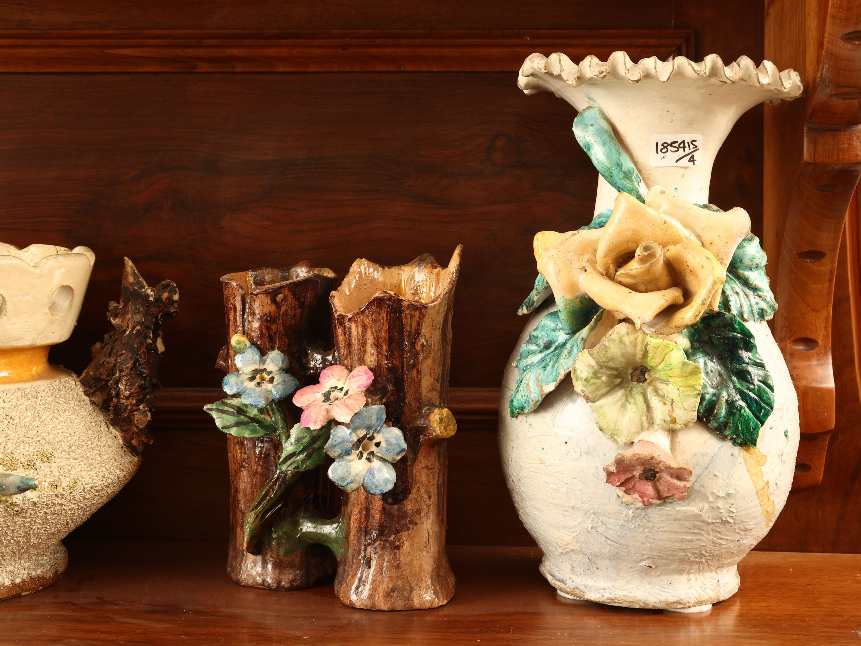 Accessori Barbotine in ceramica policroma, inizio del XX secolo
