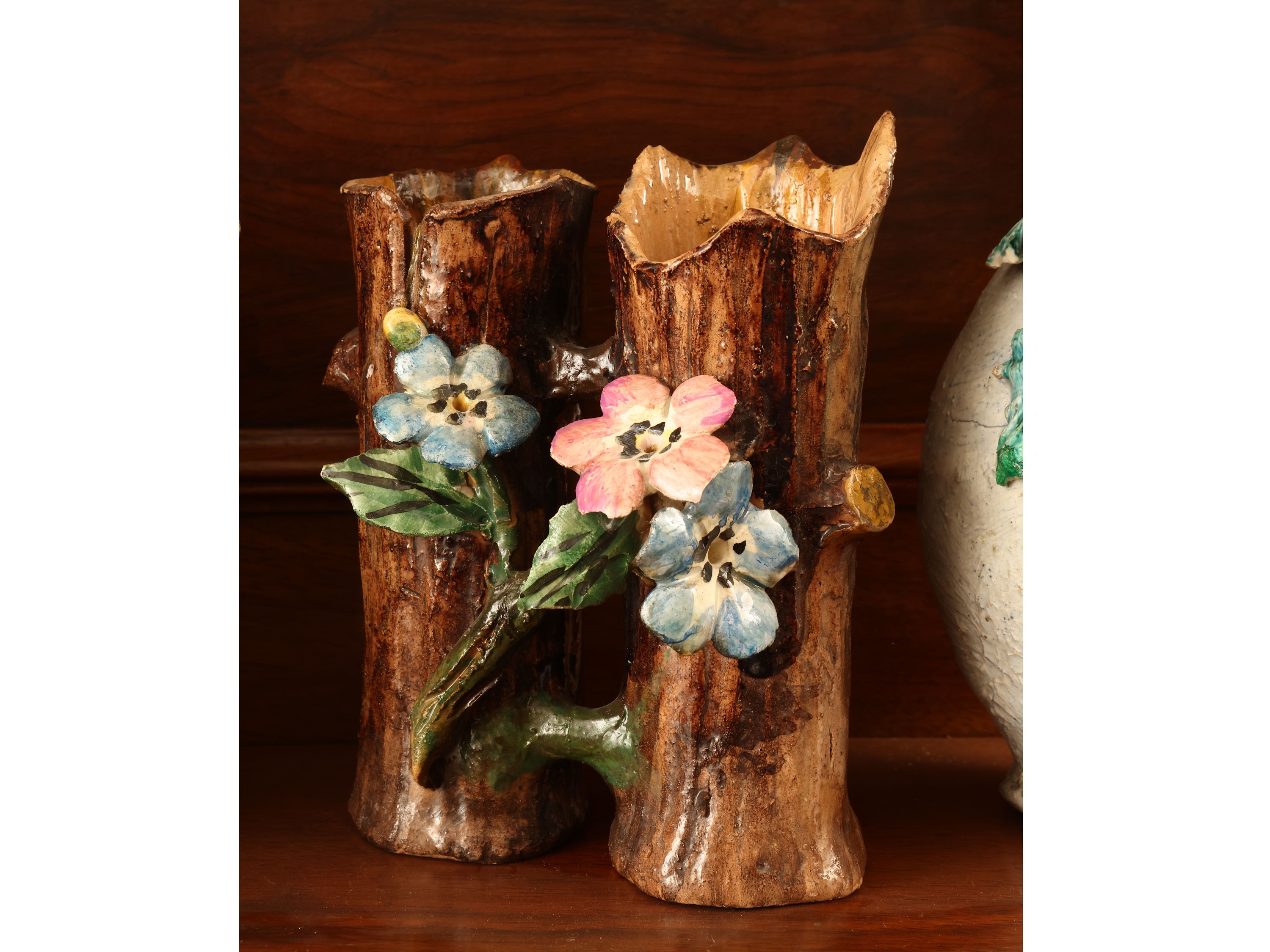 Accessori Barbotine in ceramica policroma, inizio del XX secolo