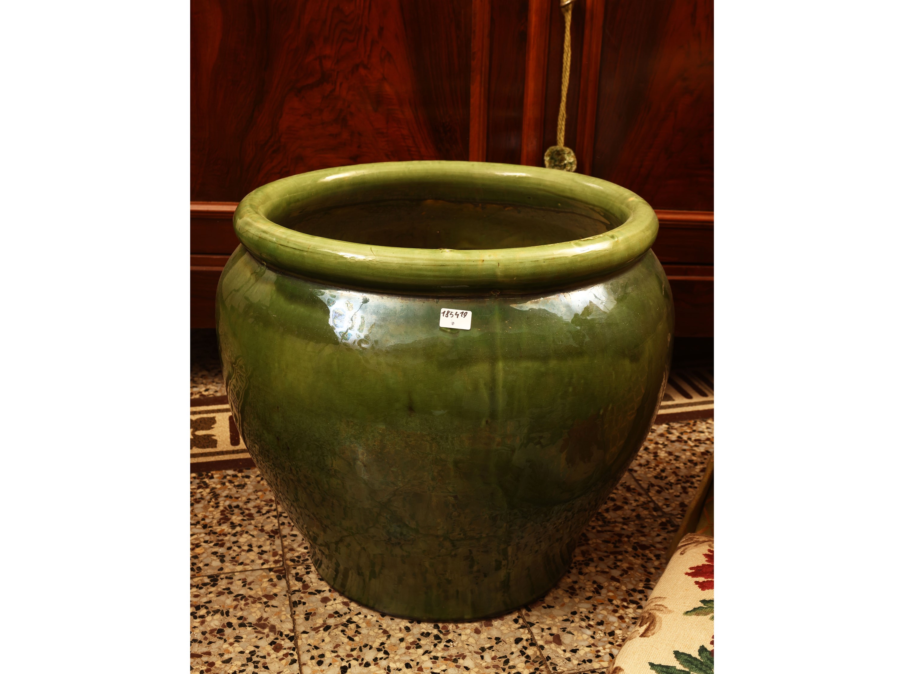 Grande portavasi in terracotta smaltata verde, h cm 36