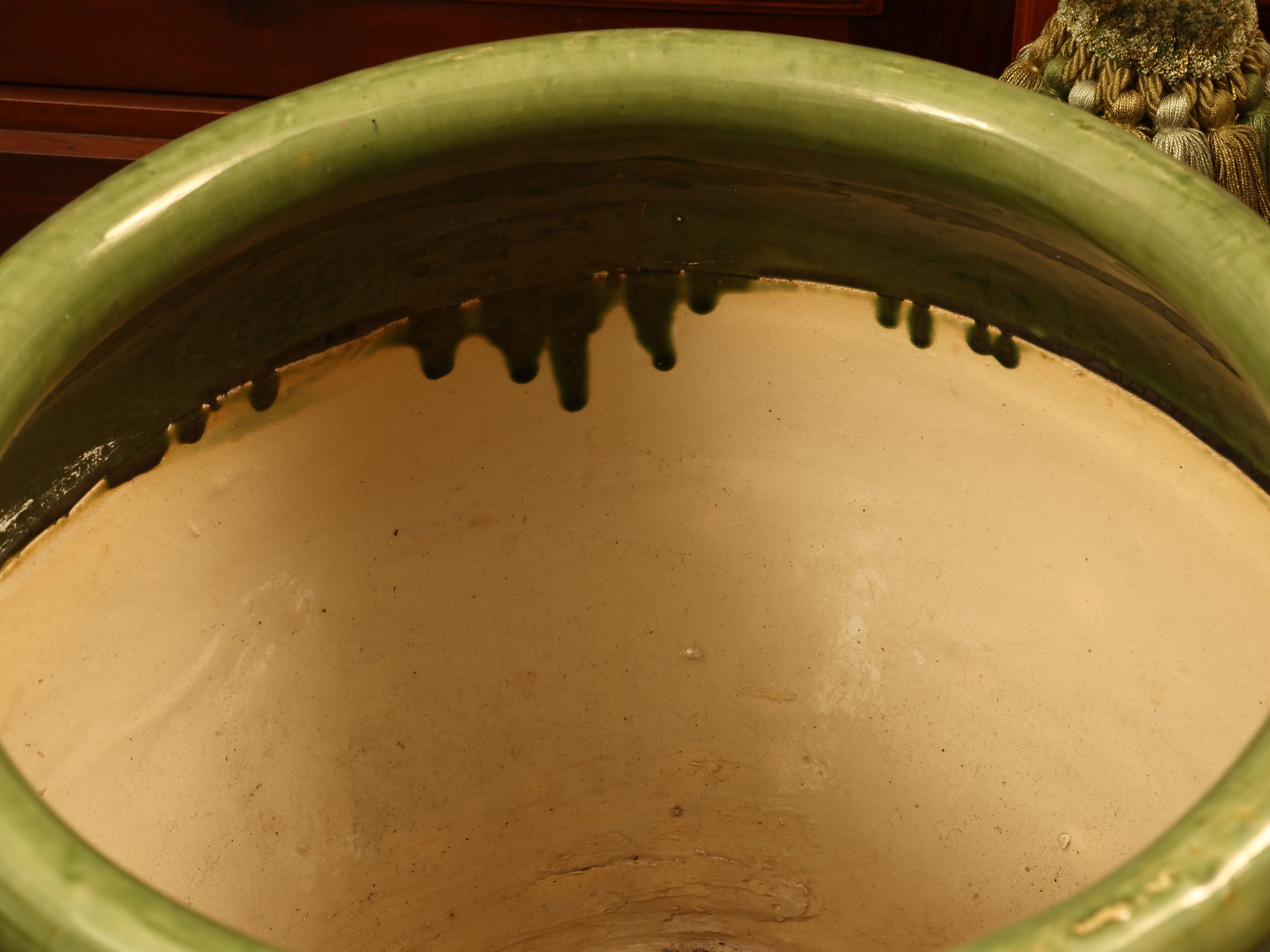 Grande portavasi in terracotta smaltata verde, h cm 36