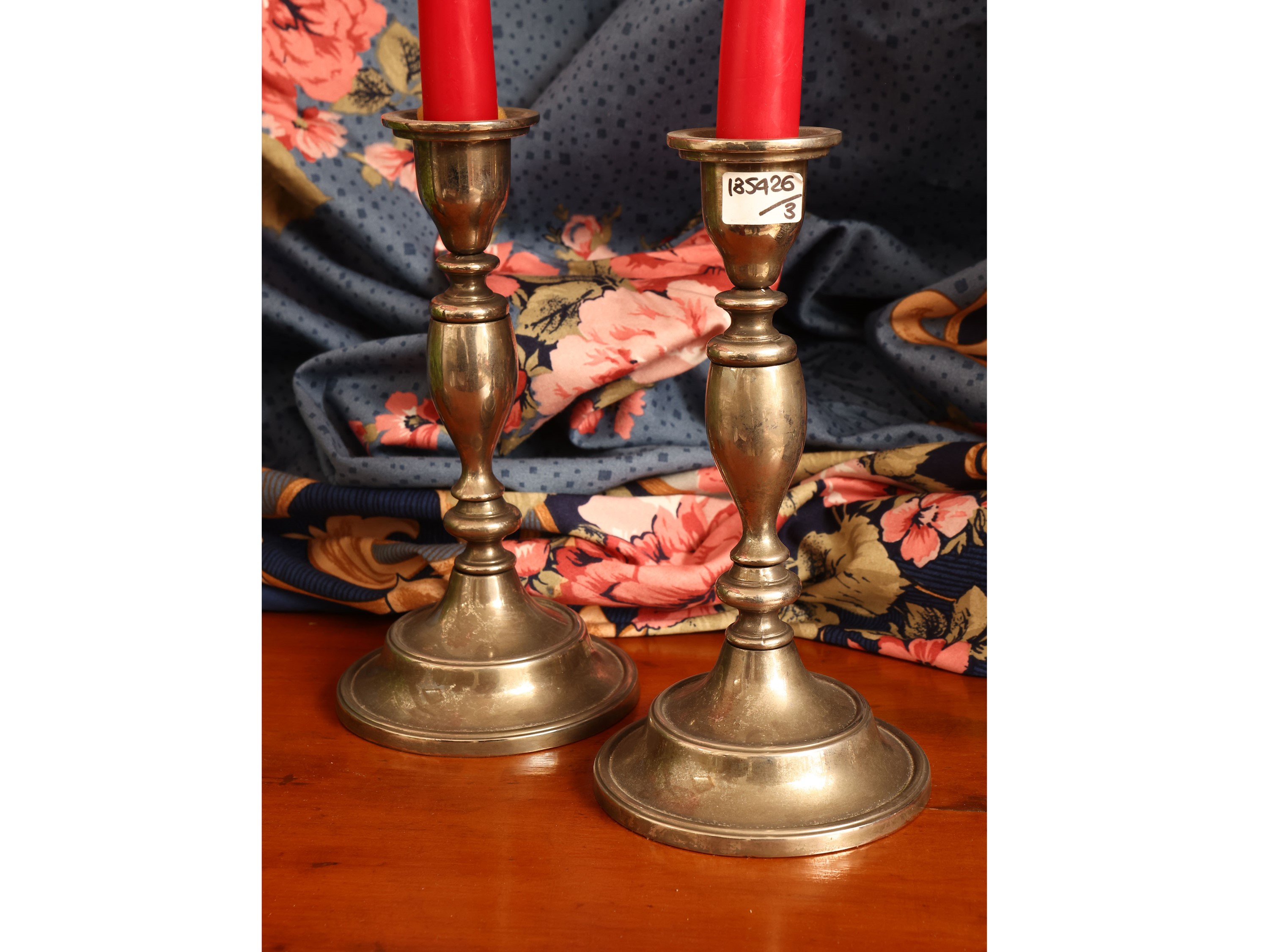 Alzata centrotavola Art Nouveau con stelo femminile e coppa in vetro rosso, inizio del XX secolo
