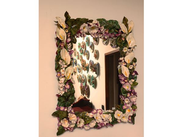 Mirror with polychrome papier-mâché frame