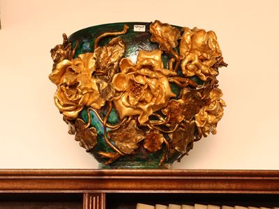 Cachepot in ceramica smaltata verde smeraldo con decorazione floreale