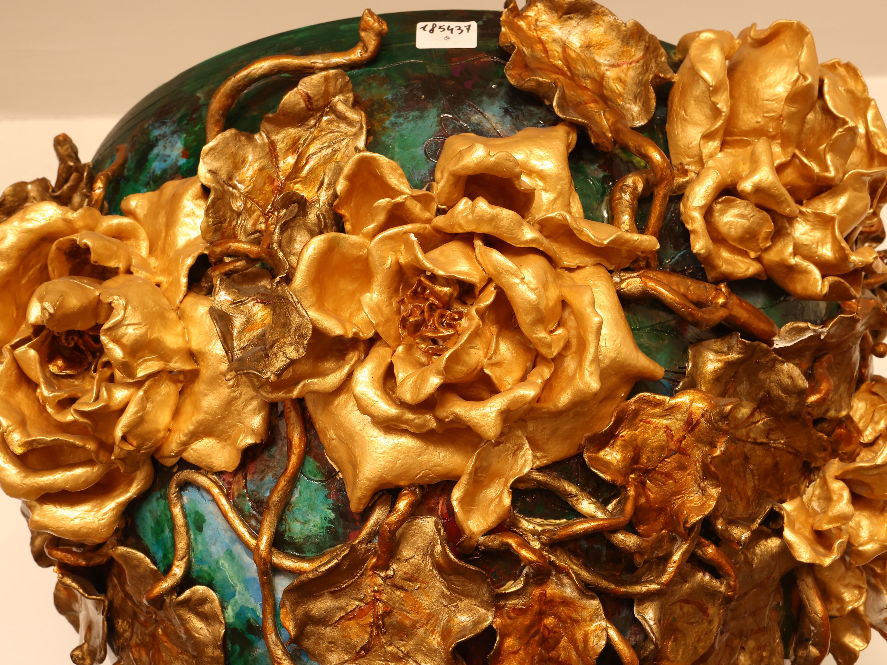 Cachepot in ceramica smaltata verde smeraldo con decorazione floreale