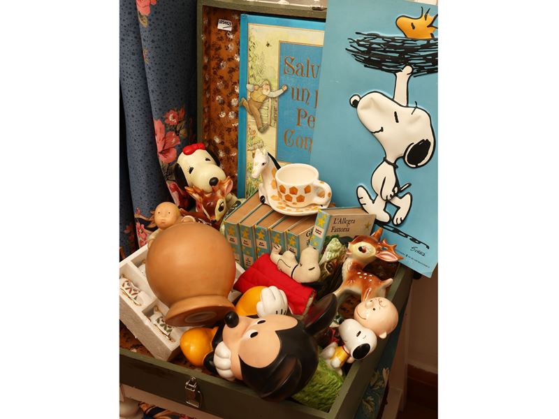 Oggetti decorativi per camera da bambino, serie di libri e accessori