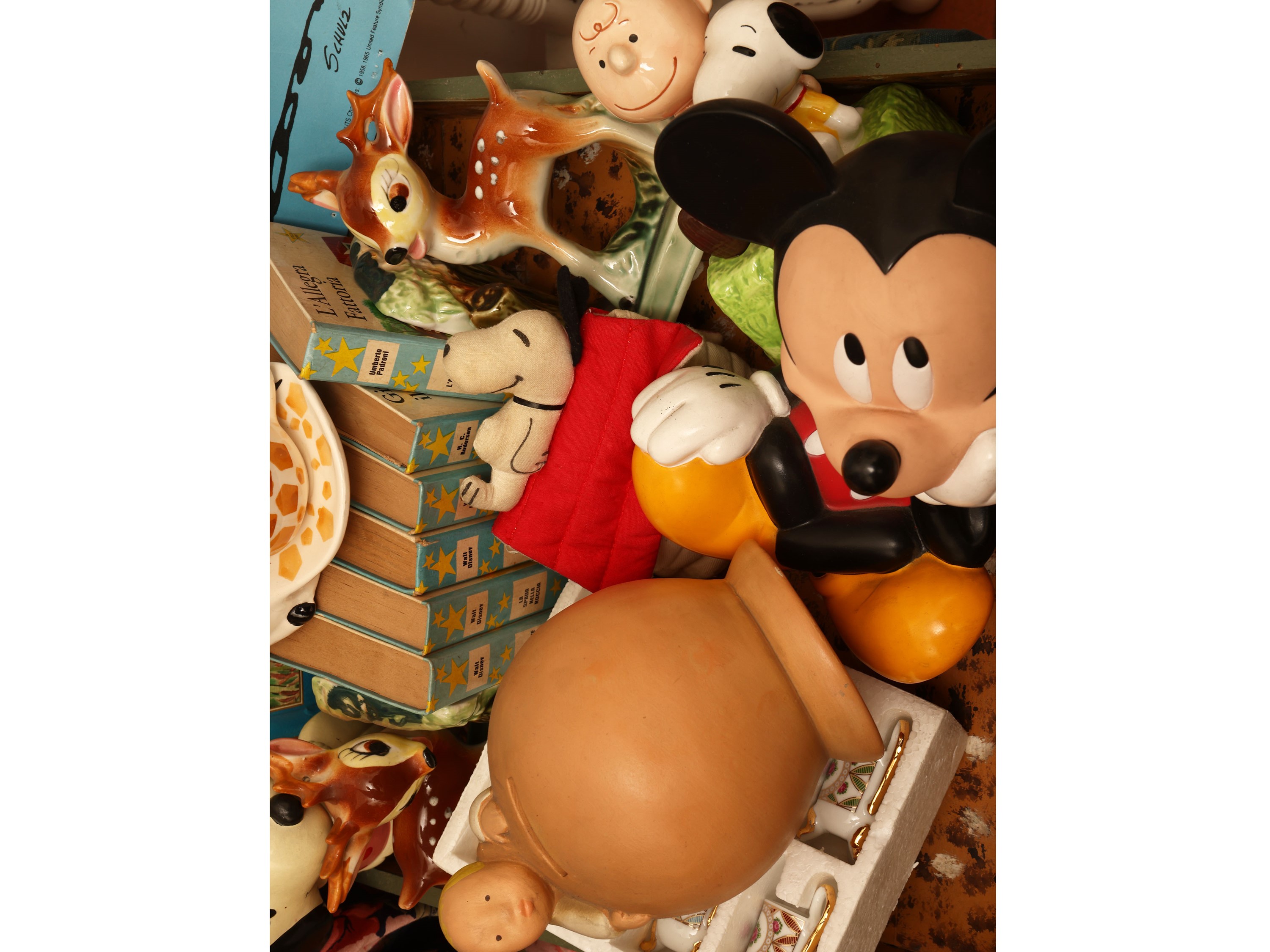 Oggetti decorativi per camera da bambino, serie di libri e accessori