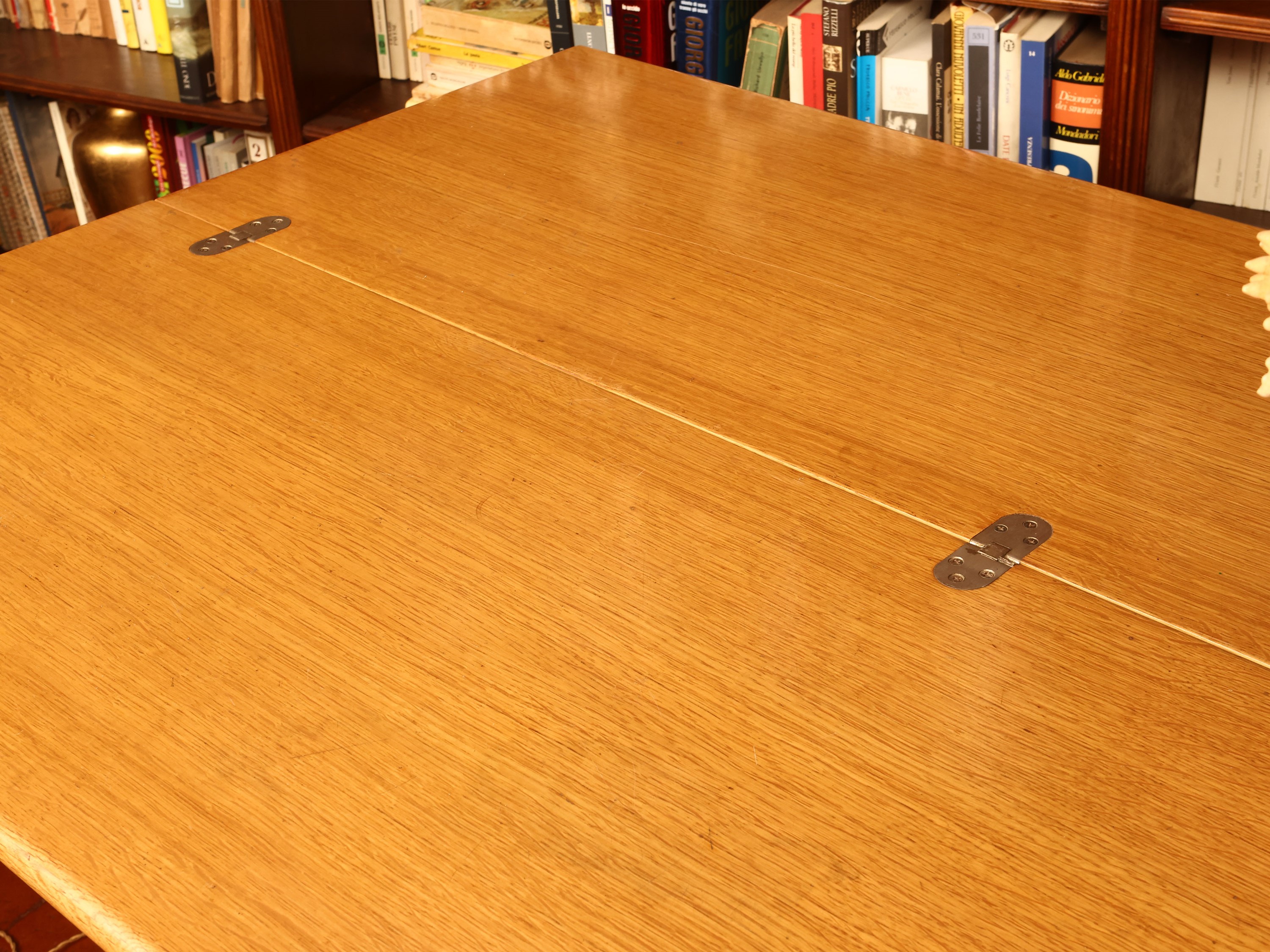 Console scrivania in satinwood, piano a libro, h 75 x 150 x 90 cm