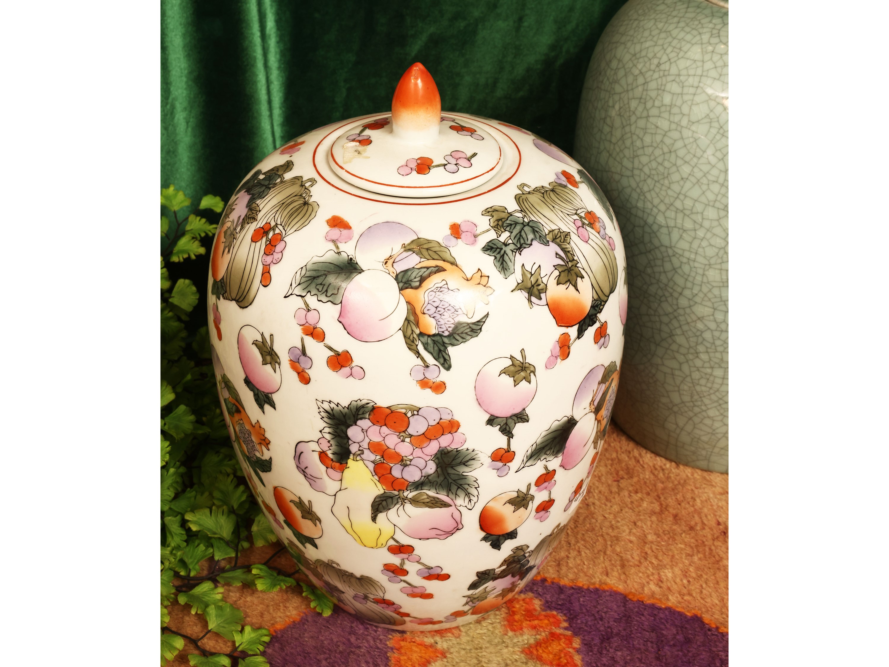 Due potiches da zenzero in ceramica e porcellana