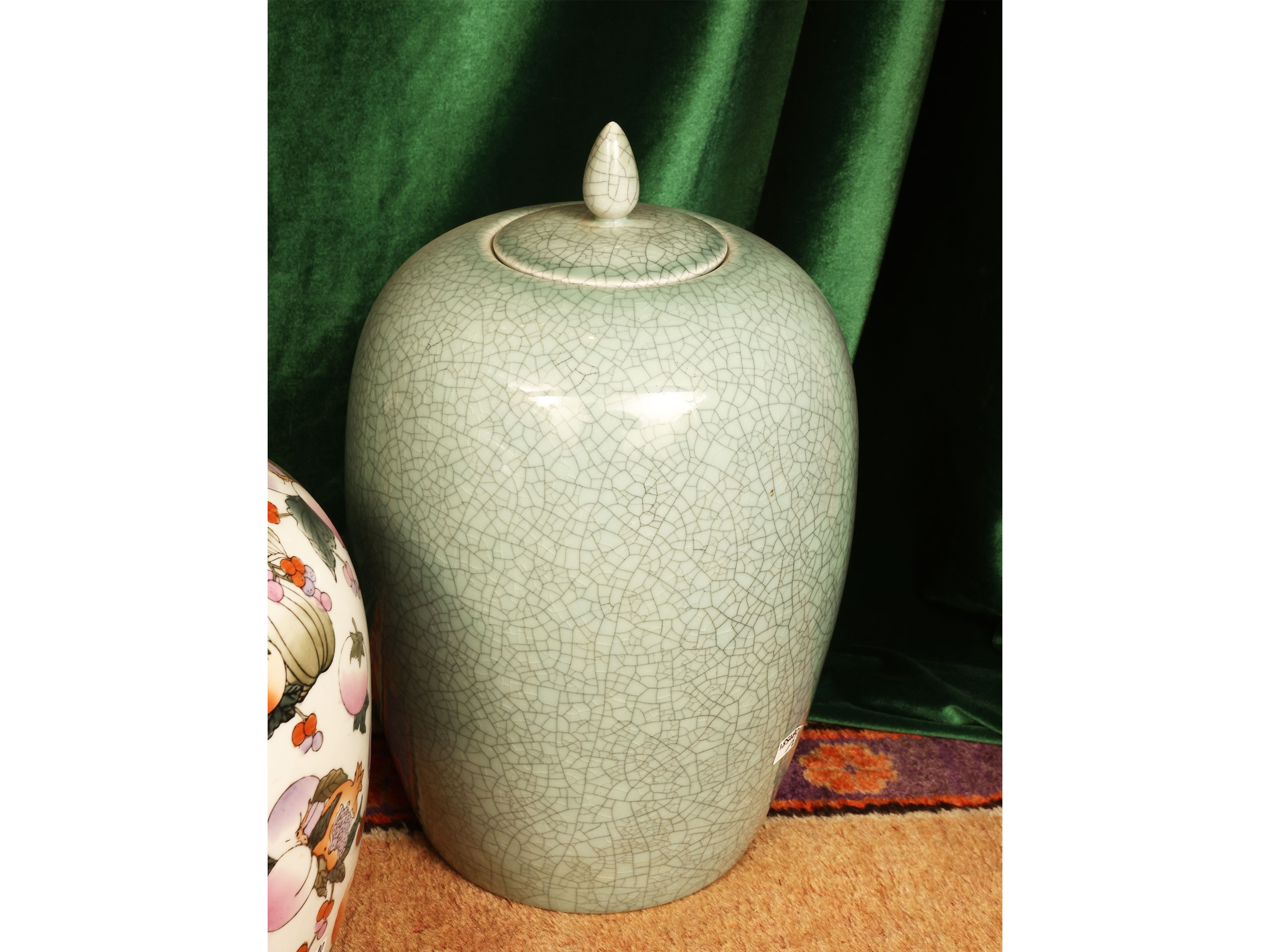 Due potiches da zenzero in ceramica e porcellana