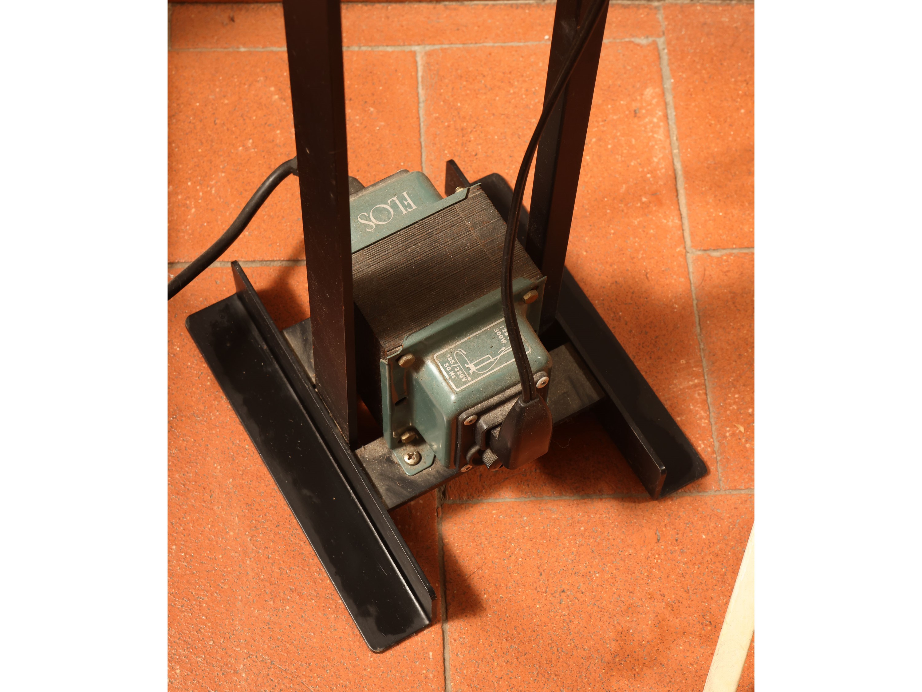 Achille e Pier Giacomo Castiglioni, Lampada da terra Toio, metallo laccato nero e stelo cromato, ...