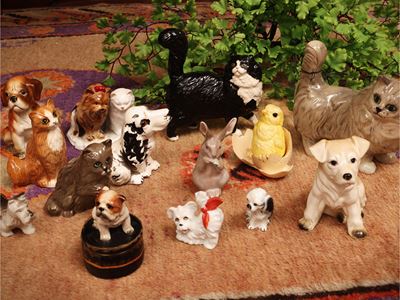 Collezione di gatti e cani, ceramica e porcellana
