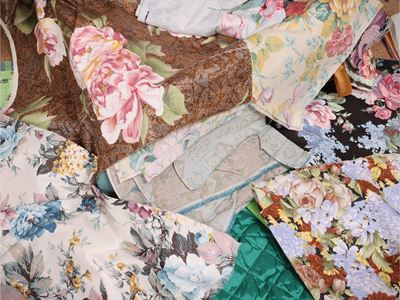 Assortimento di scampoli in tessuti vari, assortimento di materiali pregiati