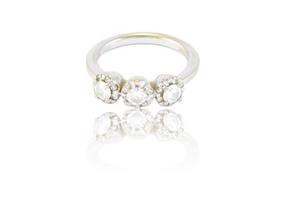 Trilogy, Anello in Oro Bianco e Diamanti