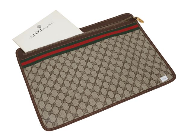 Gucci - Briefcase in brown GG canvas