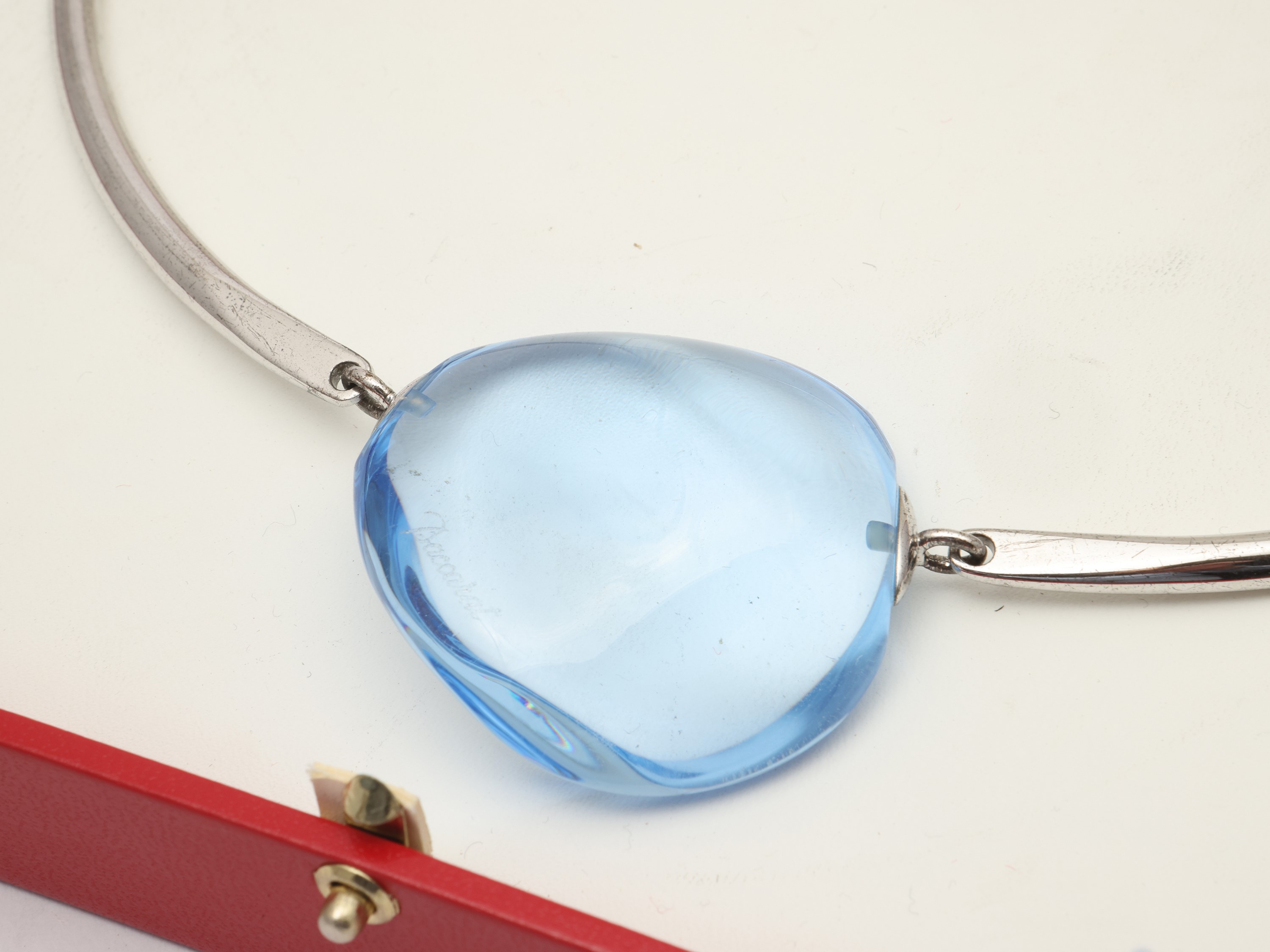 Baccarat - Collana Rigida con Pendente in Cristallo Azzurro